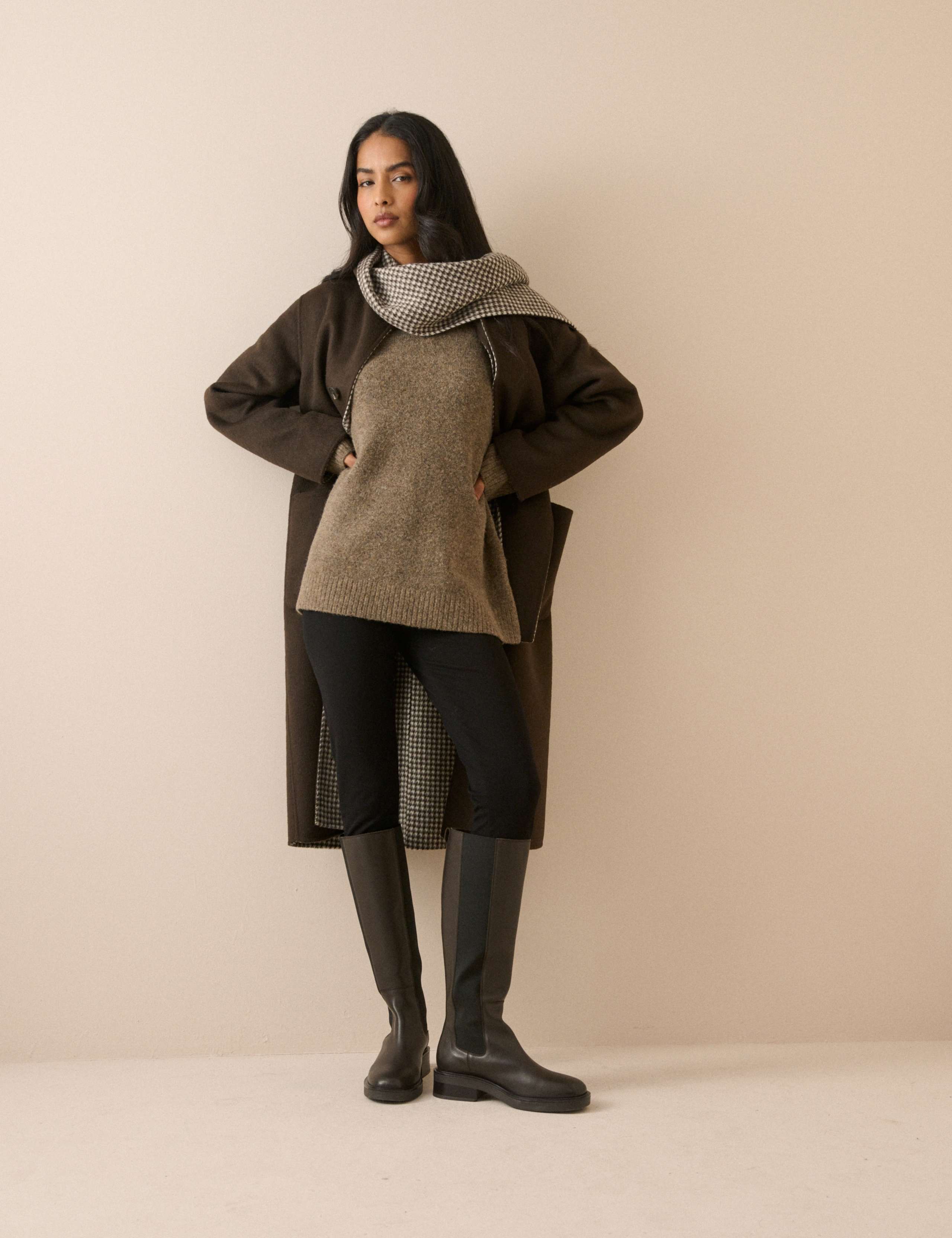 V-Neck Longline Jumper with Wool 3 of 4