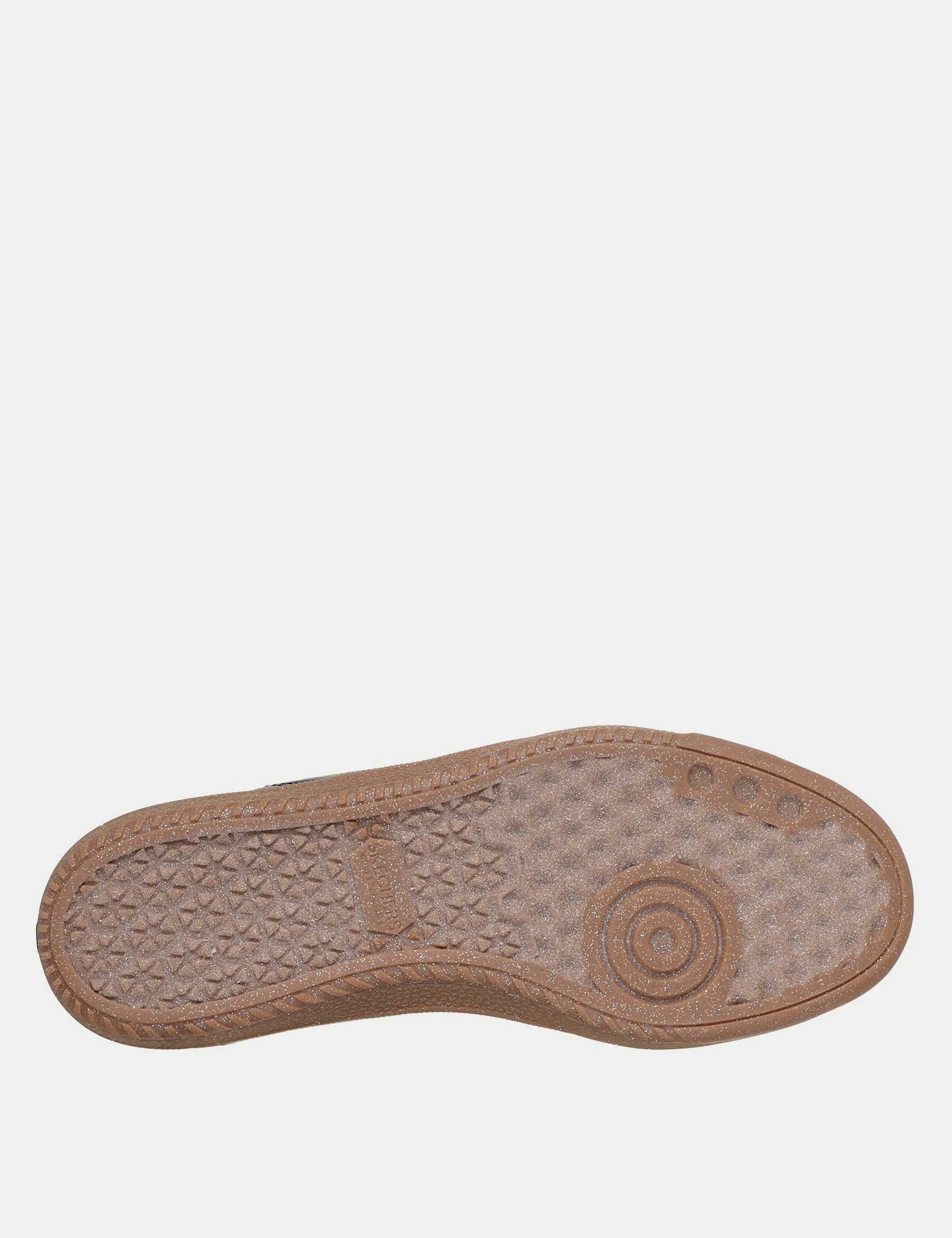 Hotshot Slip On Trainers 4 of 5