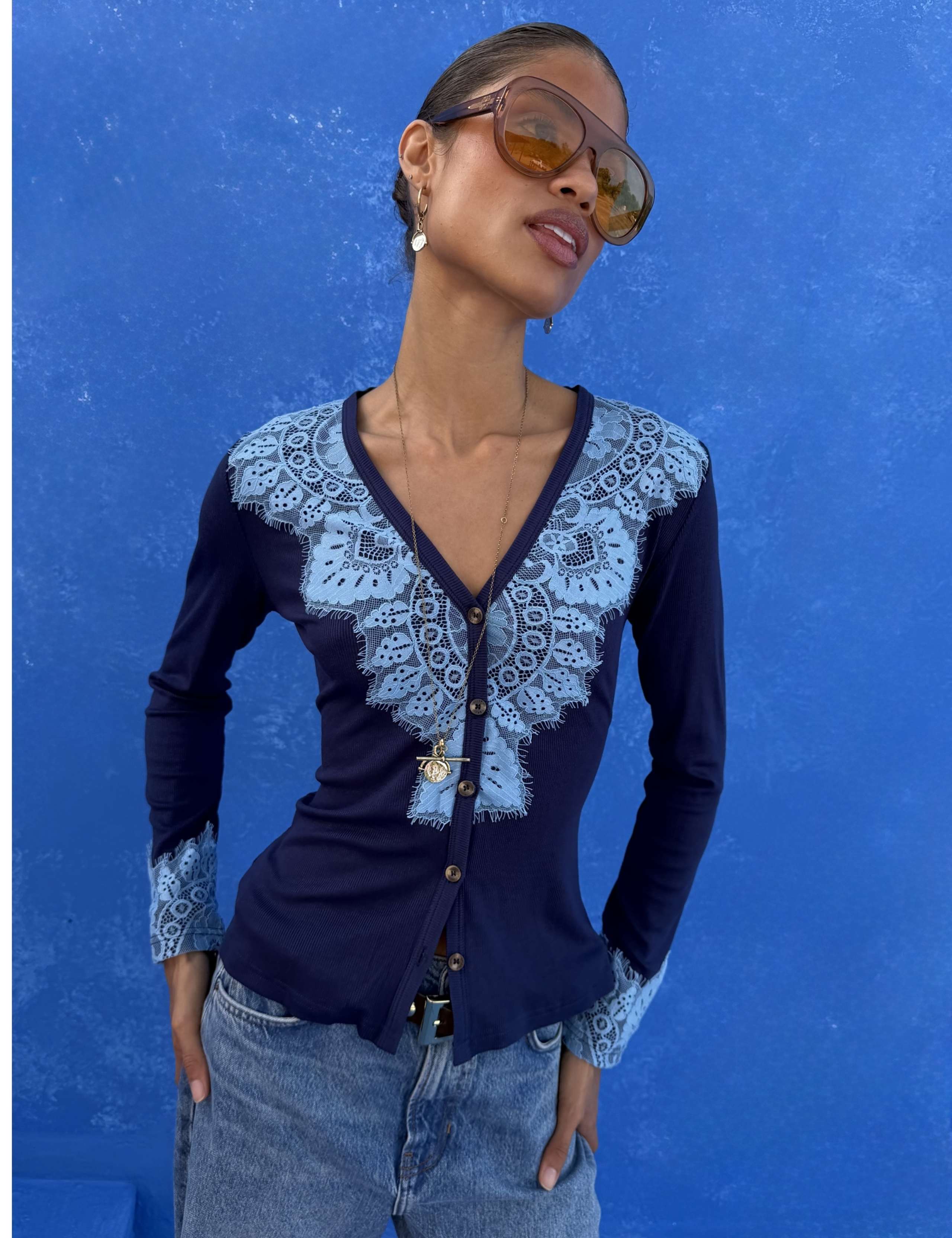 V-Neck Lace Detail Fitted Cardigan 2 of 3