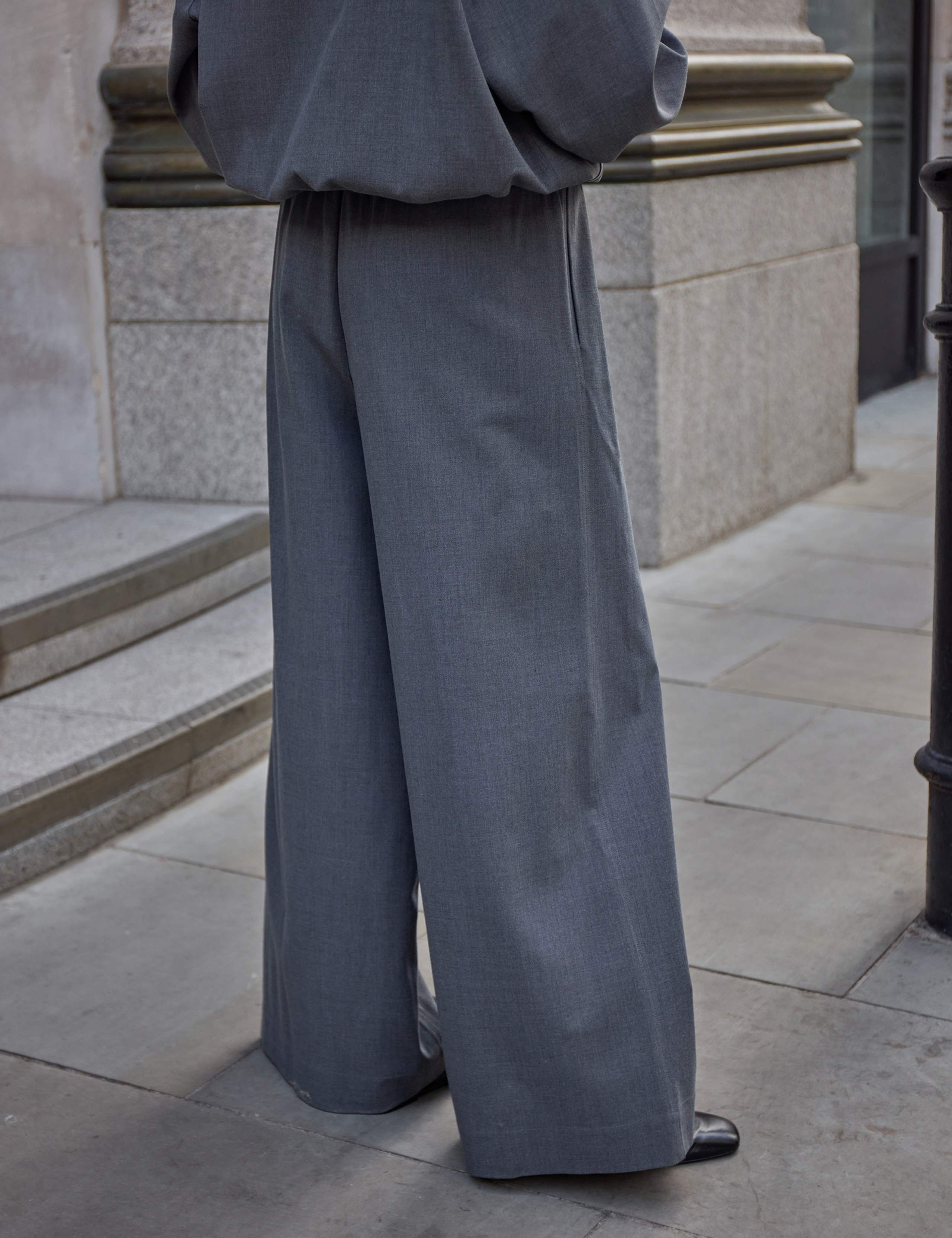 Woven Pull On Relaxed Straight Trousers 4 of 6