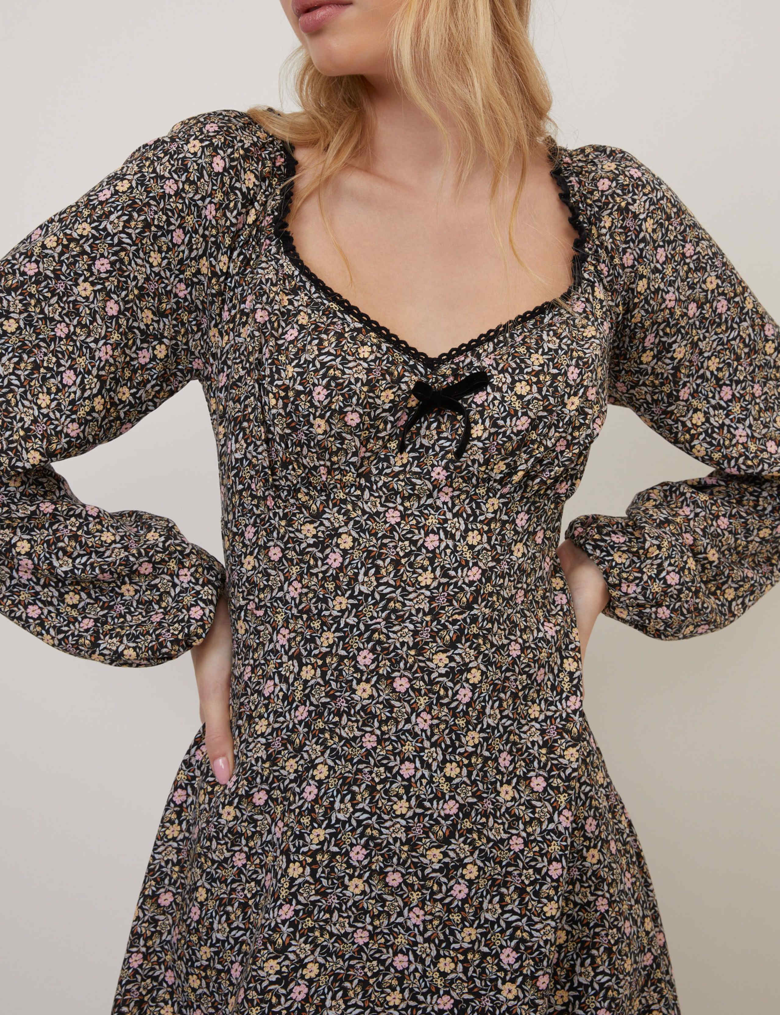 Floral Sweetheart Neckline Mini Skater Dress 3 of 5