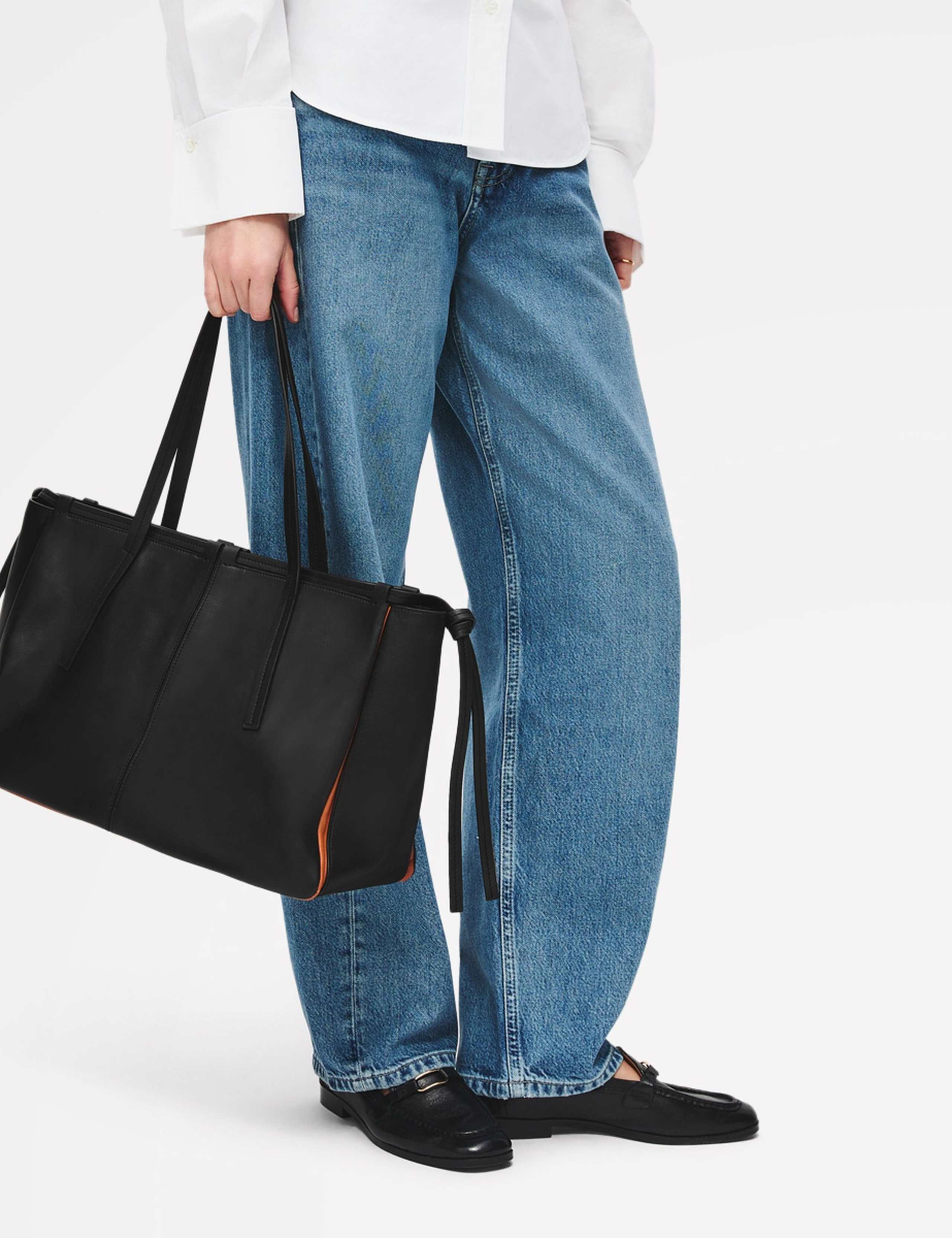 The Connaught Leather Shoulder Bag 2 of 6