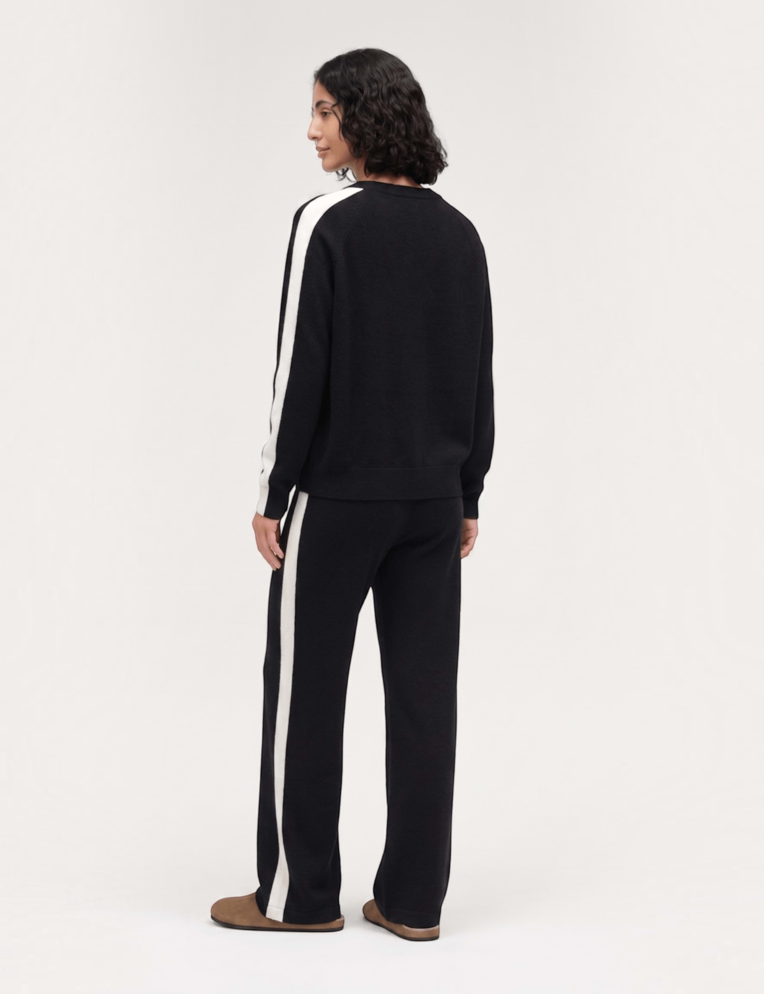 Wool Rich Jacquard V Neck Jumper with Cashmere 4 of 4