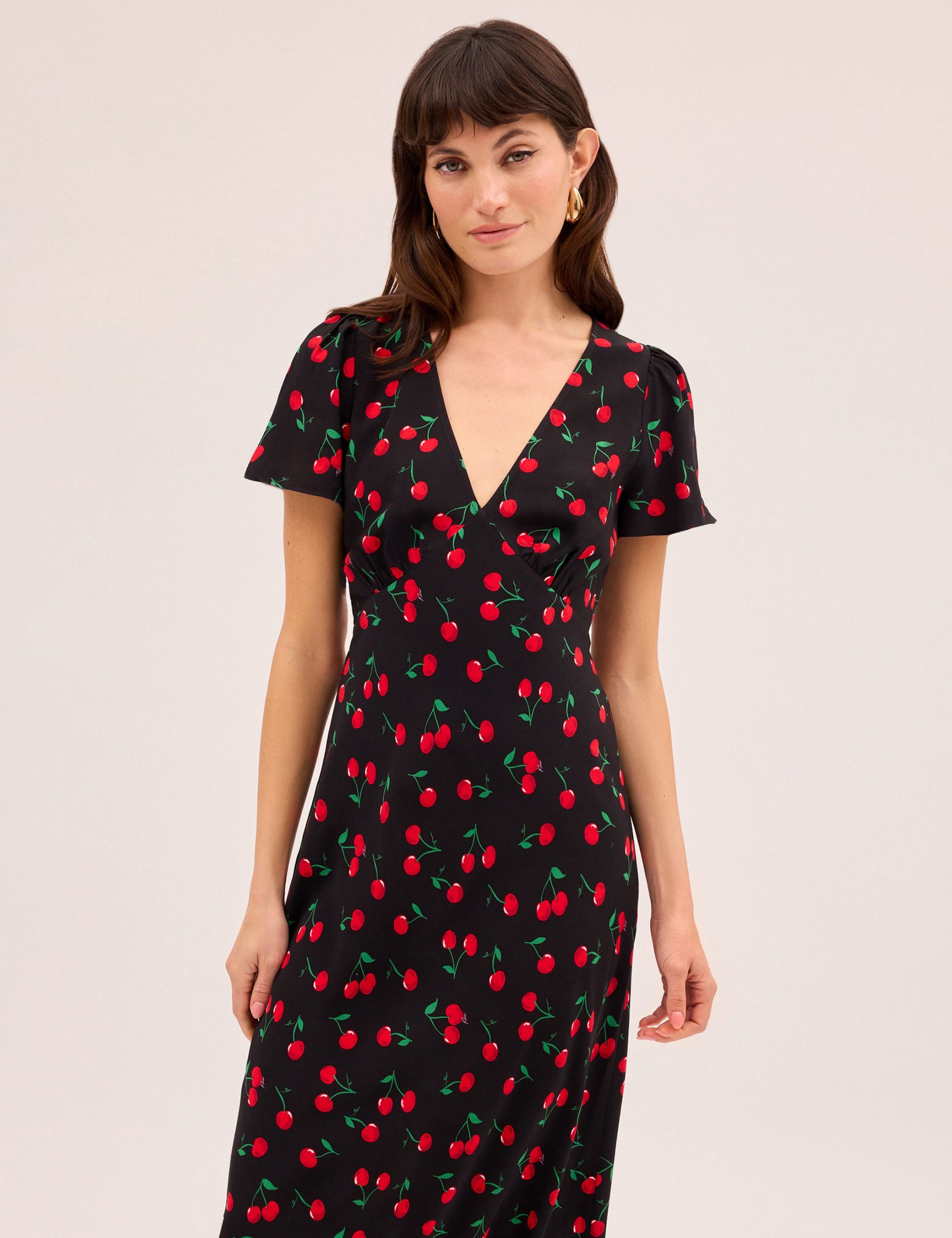 Cherry Print V-Neck Midaxi Waisted Dress 4 of 5