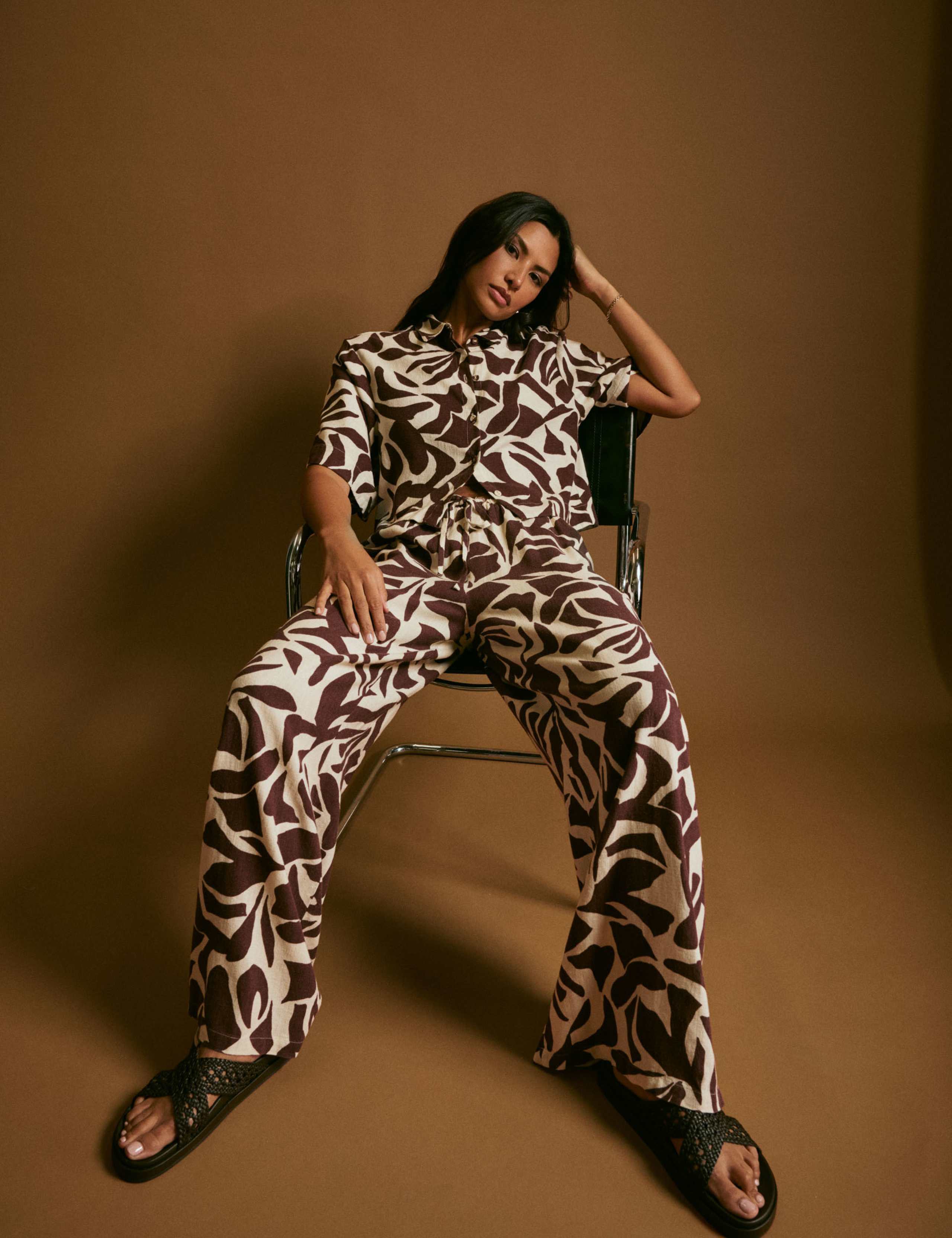 Linen Rich Printed Wide Leg Trousers 2 of 5