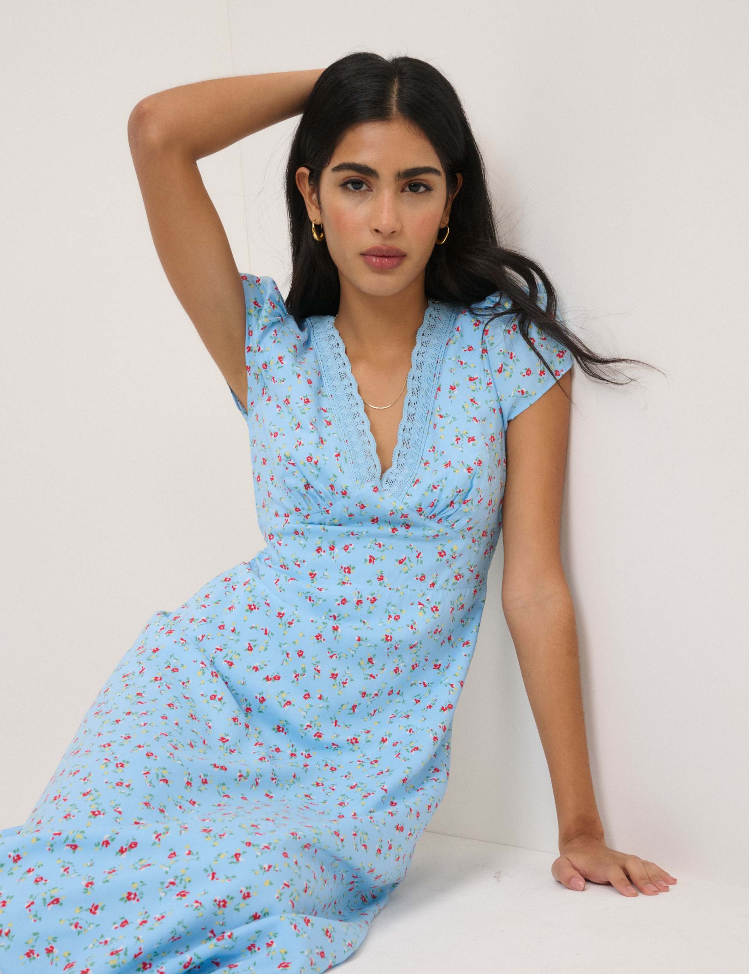 Floral V-Neck Midi Tea Dress 3 of 5