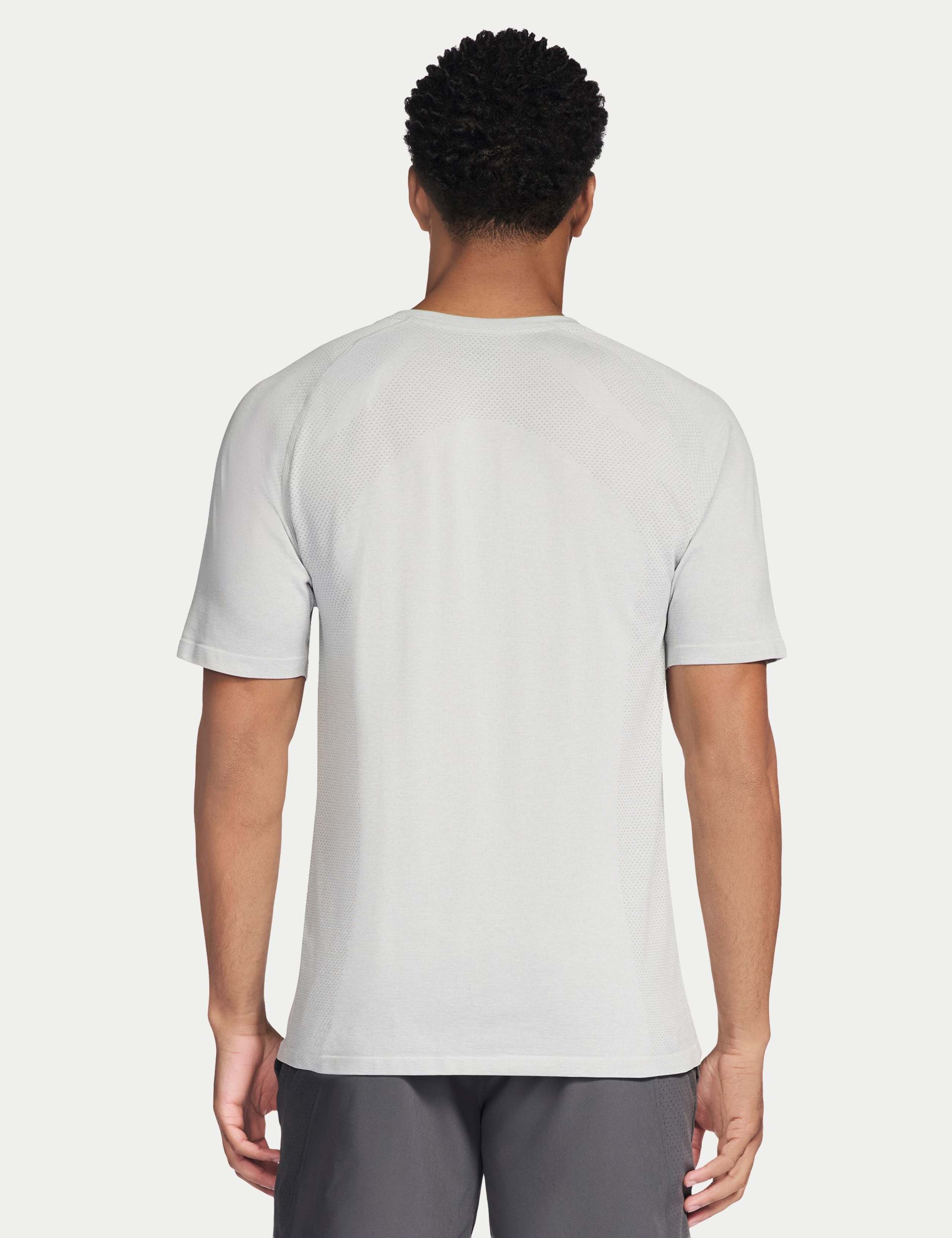 Seamless T-Shirt 3 of 3