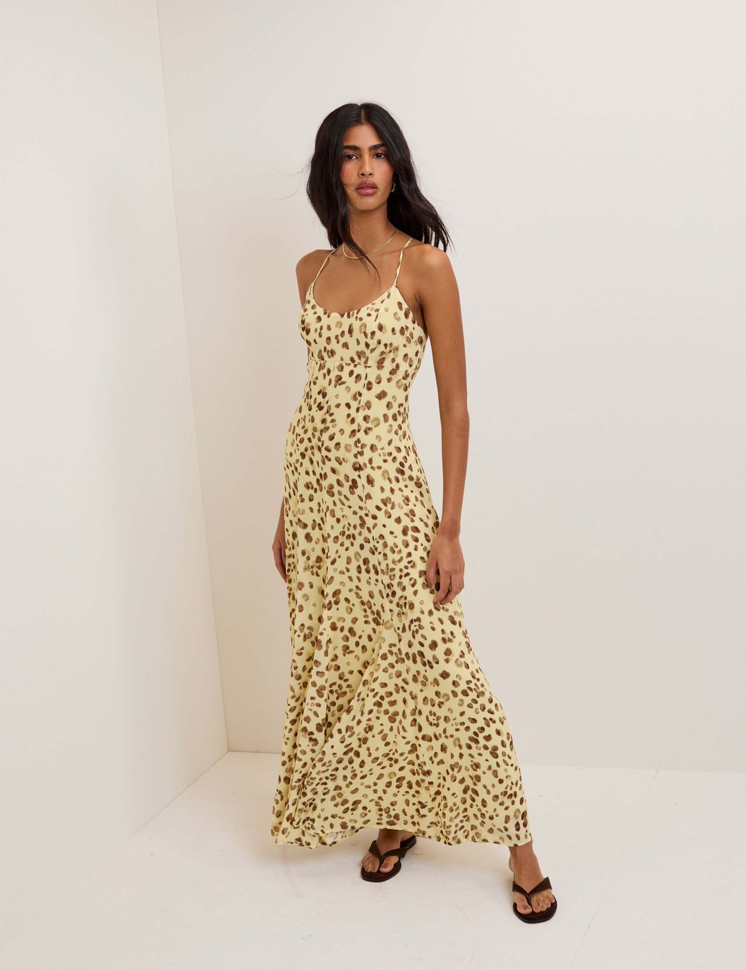 Printed Scoop Neck Midaxi Slip Dress 2 of 6