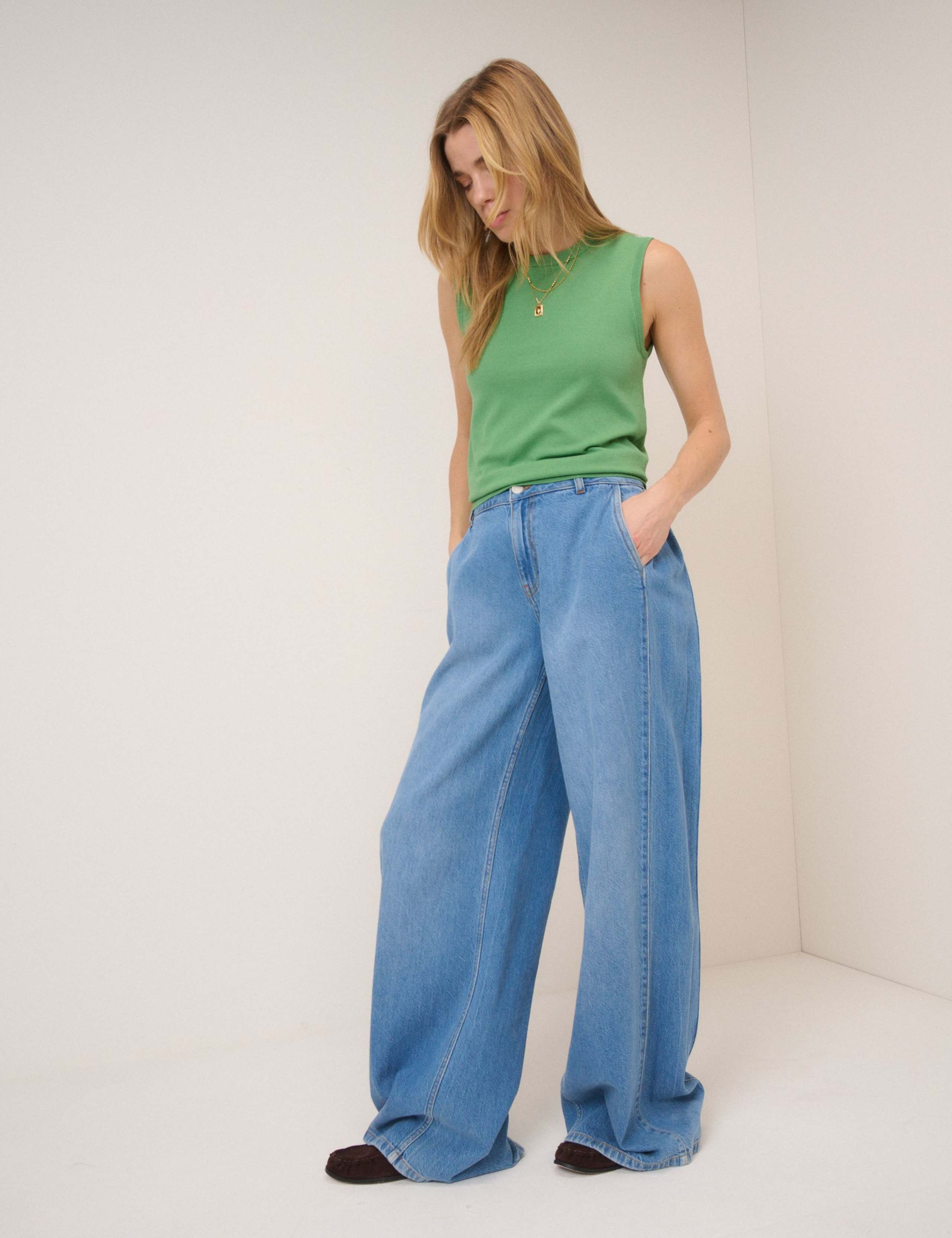 Crew Neck Vest 3 of 6