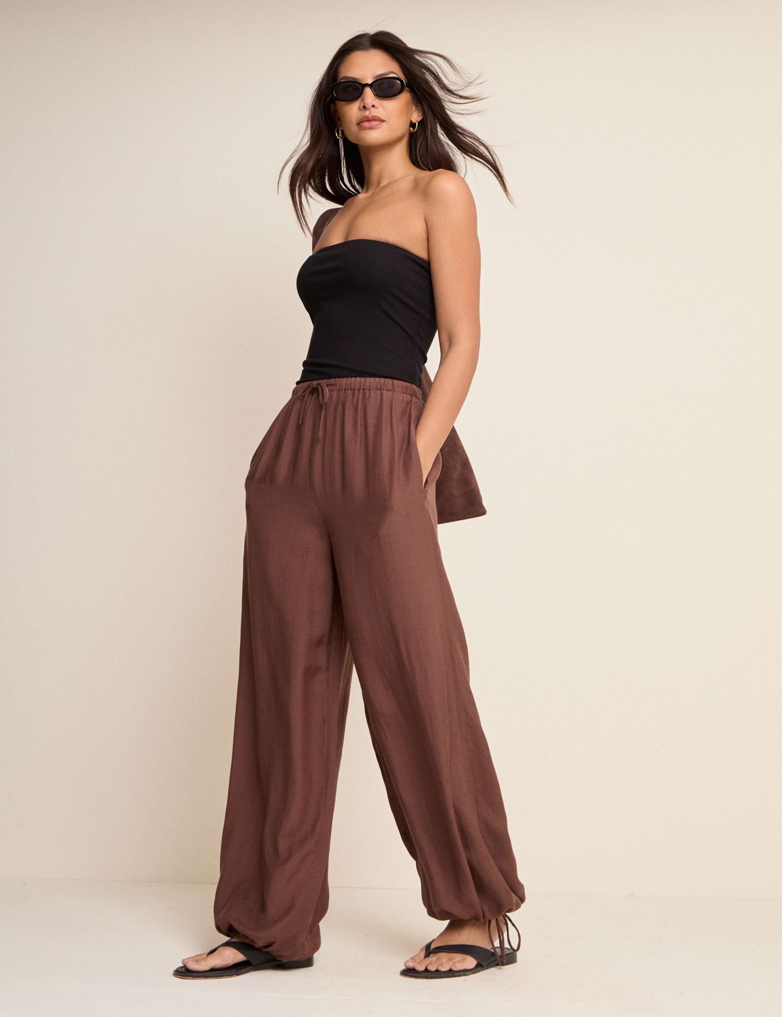 Balloon Cuffed Relaxed Trousers with Linen 4 of 5