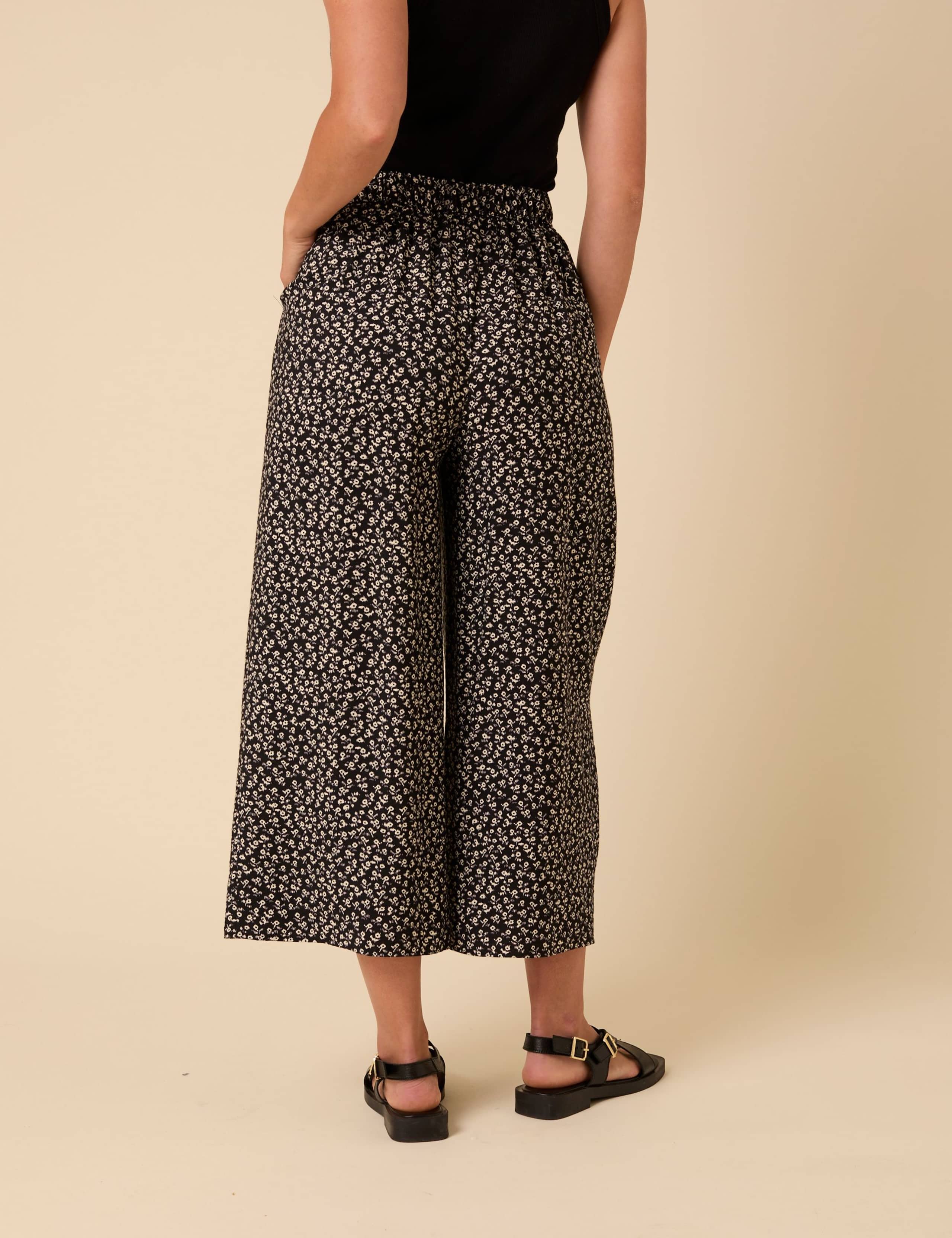 Floral Elasticated Waist Wide Leg Cropped Trousers 4 of 5