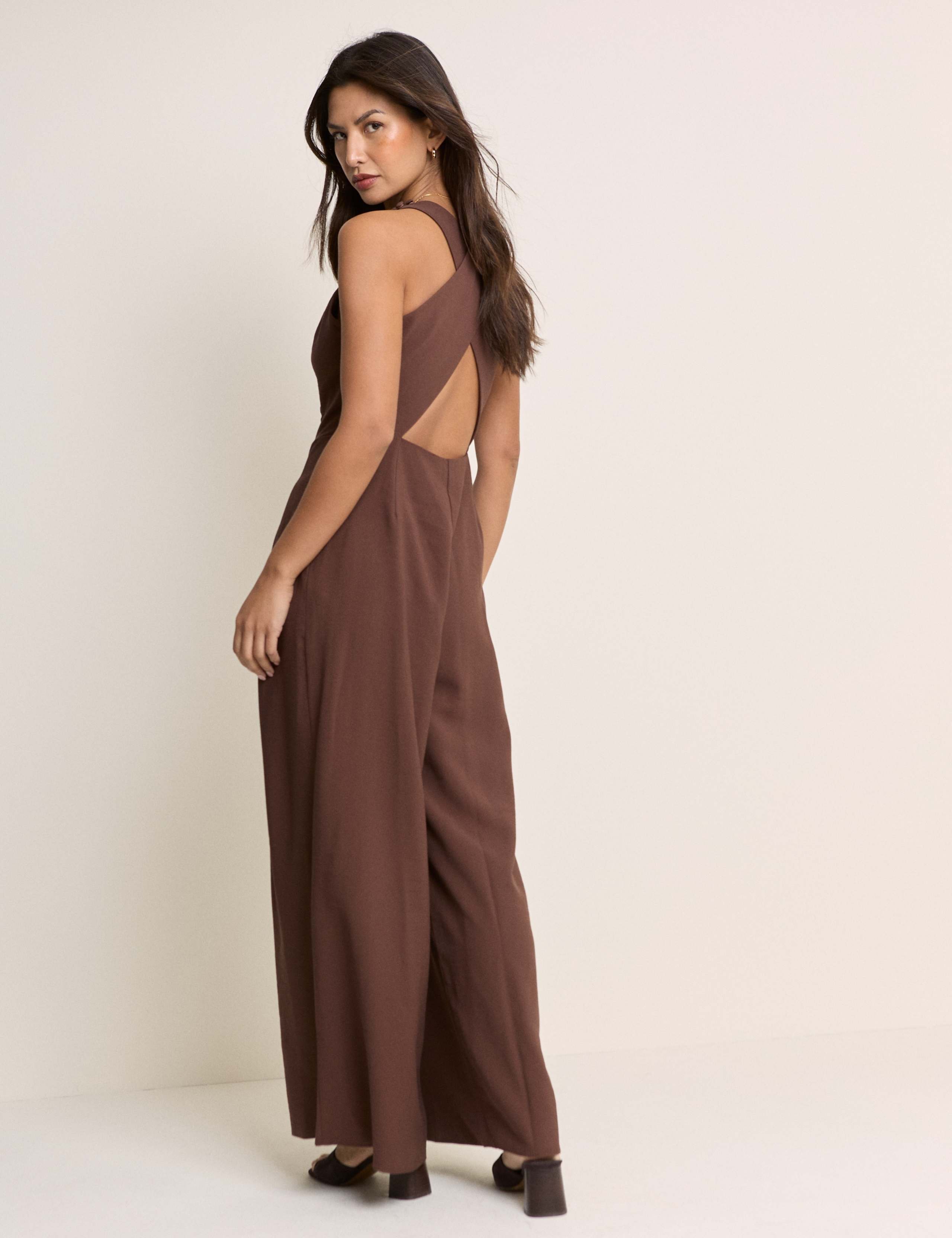 Round Neck Sleeveless Wide Leg Jumpsuit 4 of 5