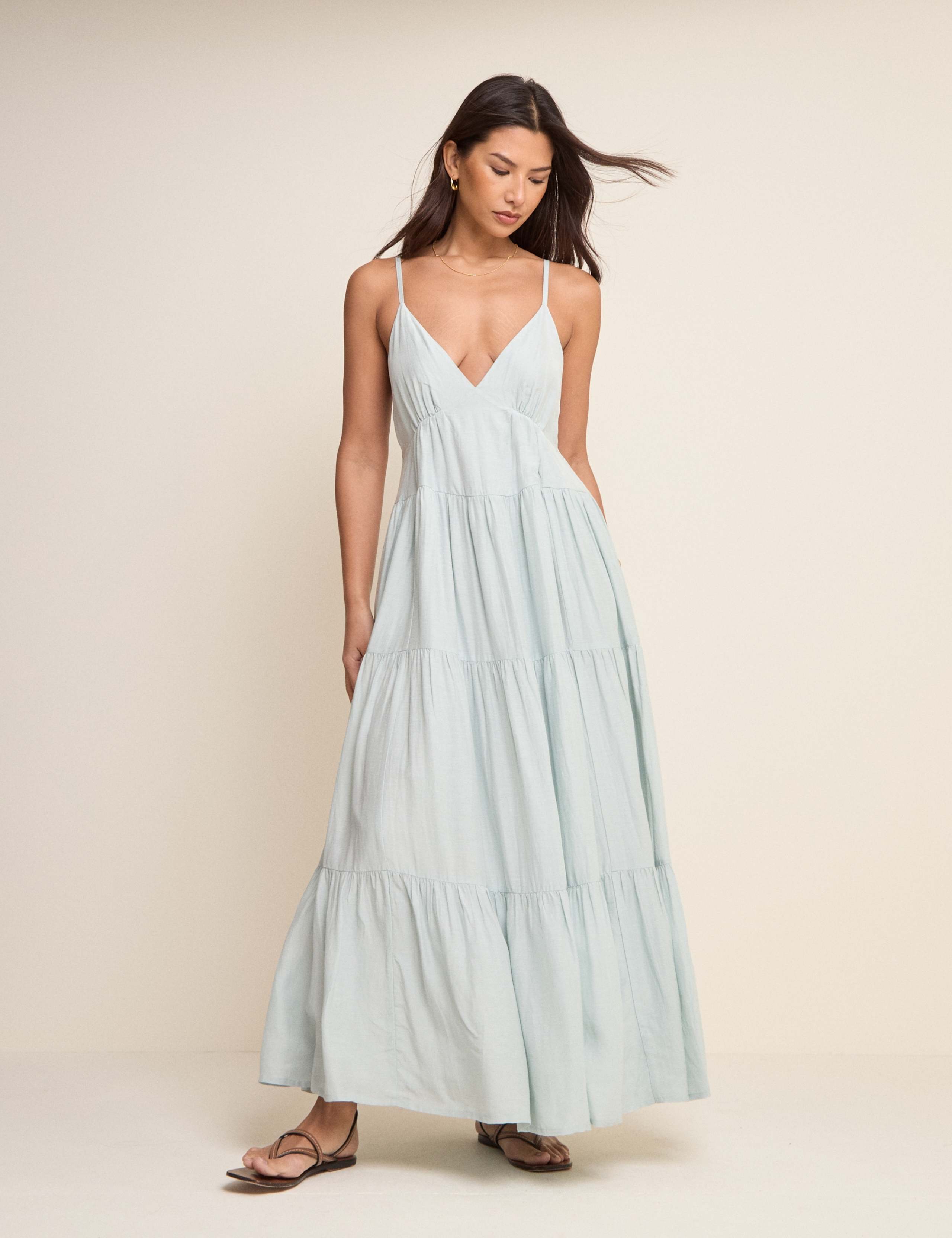 V-Neck Midaxi Tiered Dress with Linen 5 of 5