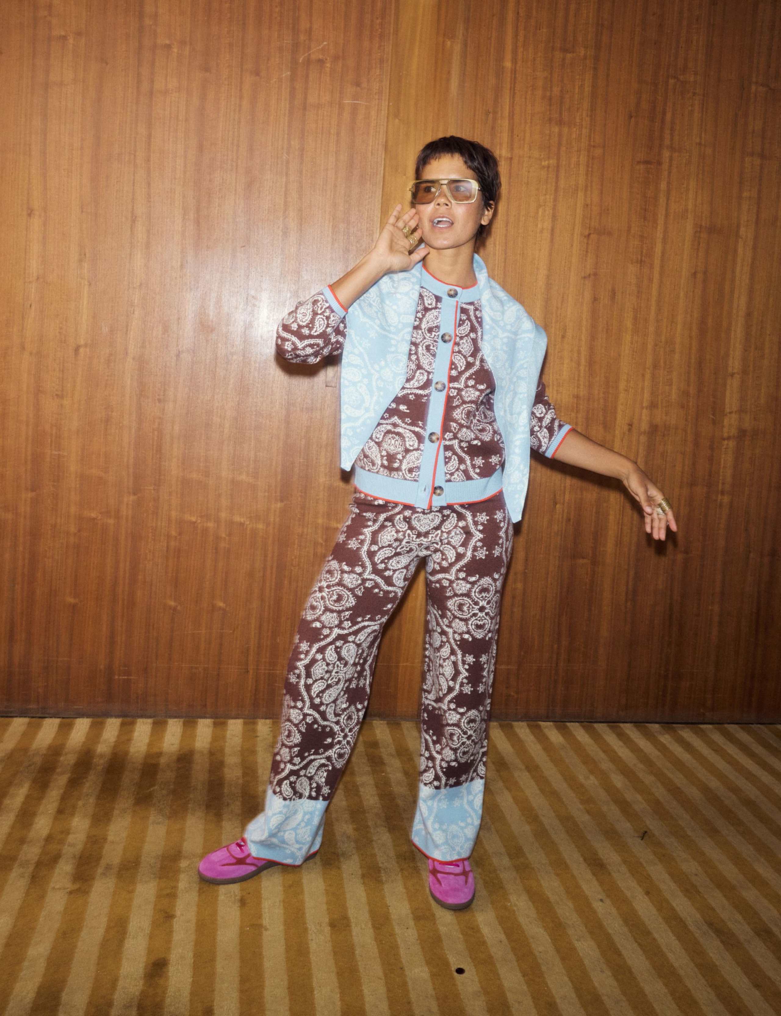 Jacquard Paisley Crew Neck Relaxed Cardigan 5 of 6