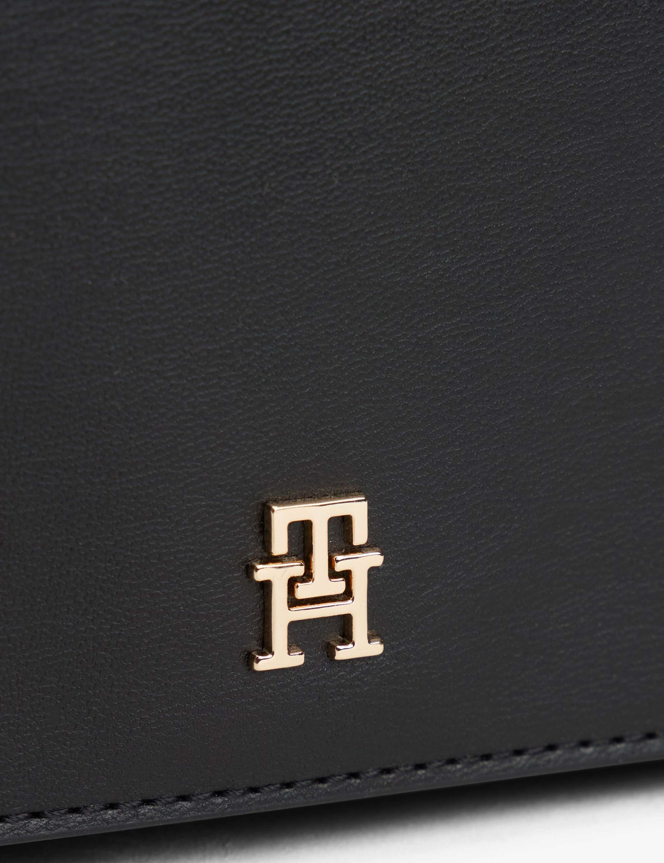 Icon Chain Strap Purse 2 of 5