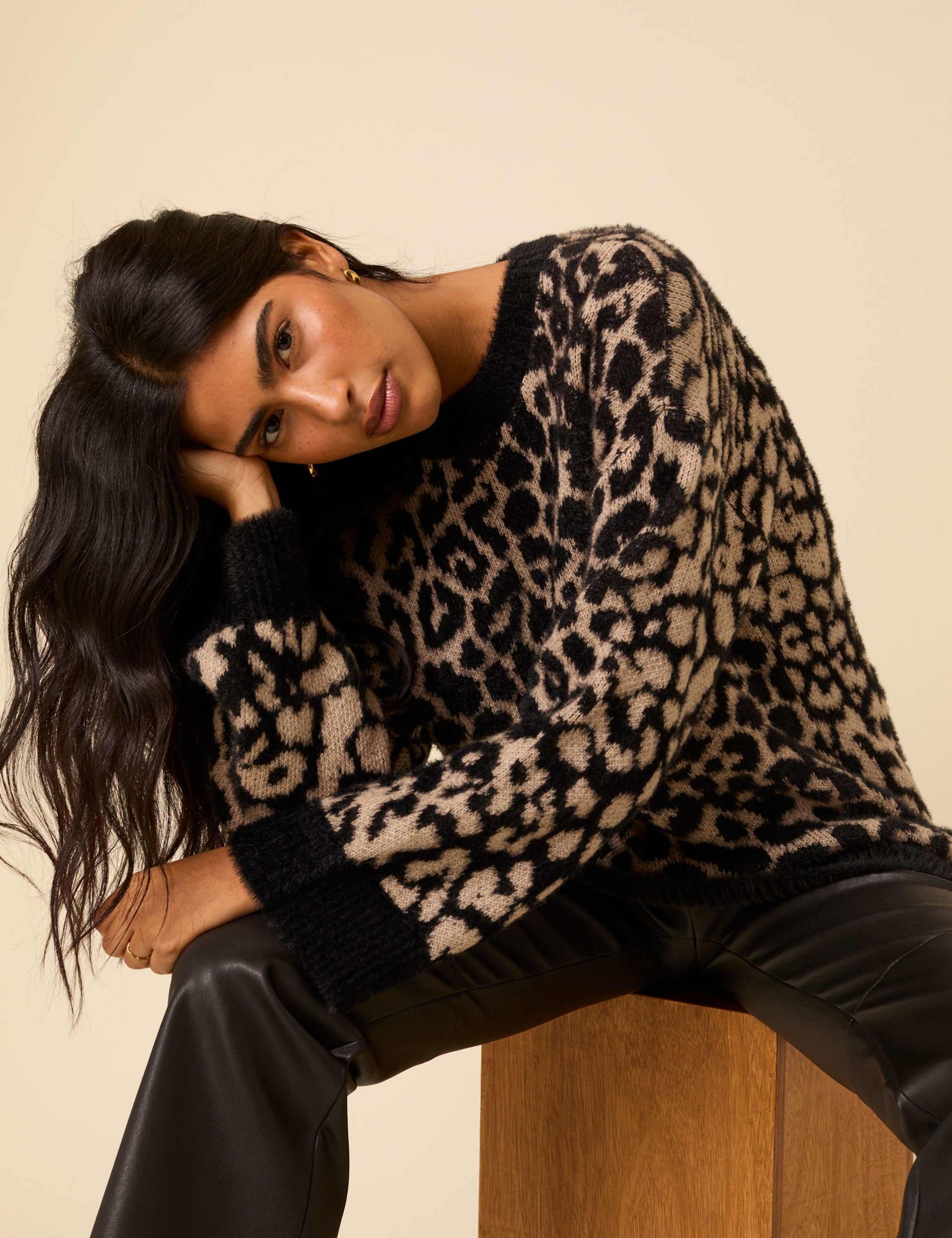 Leopard Jacquard Oversized Jumper 4 of 5