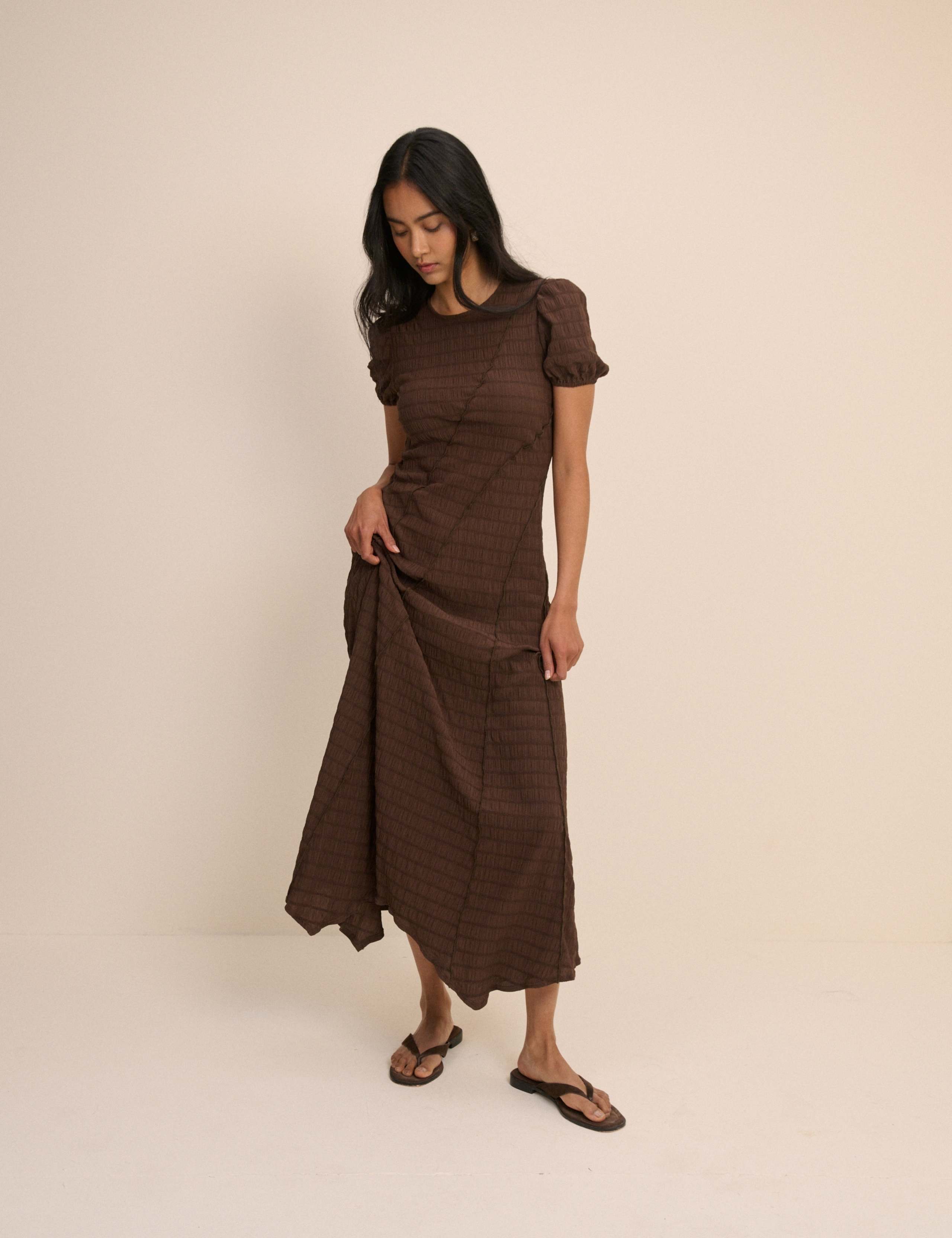 Textured Round Neck Midi Bodycon Dress 3 of 5