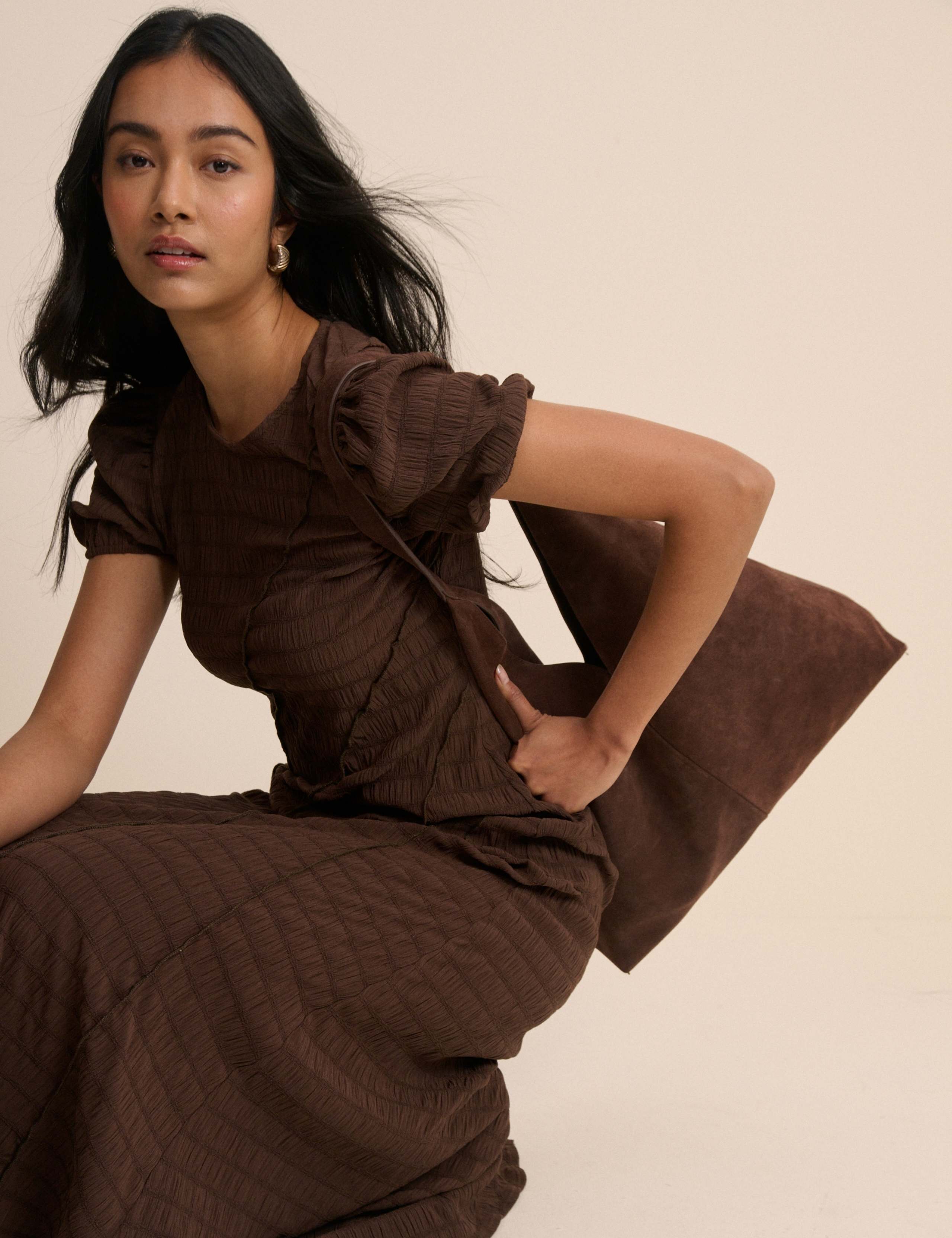 Textured Round Neck Midi Bodycon Dress 5 of 5