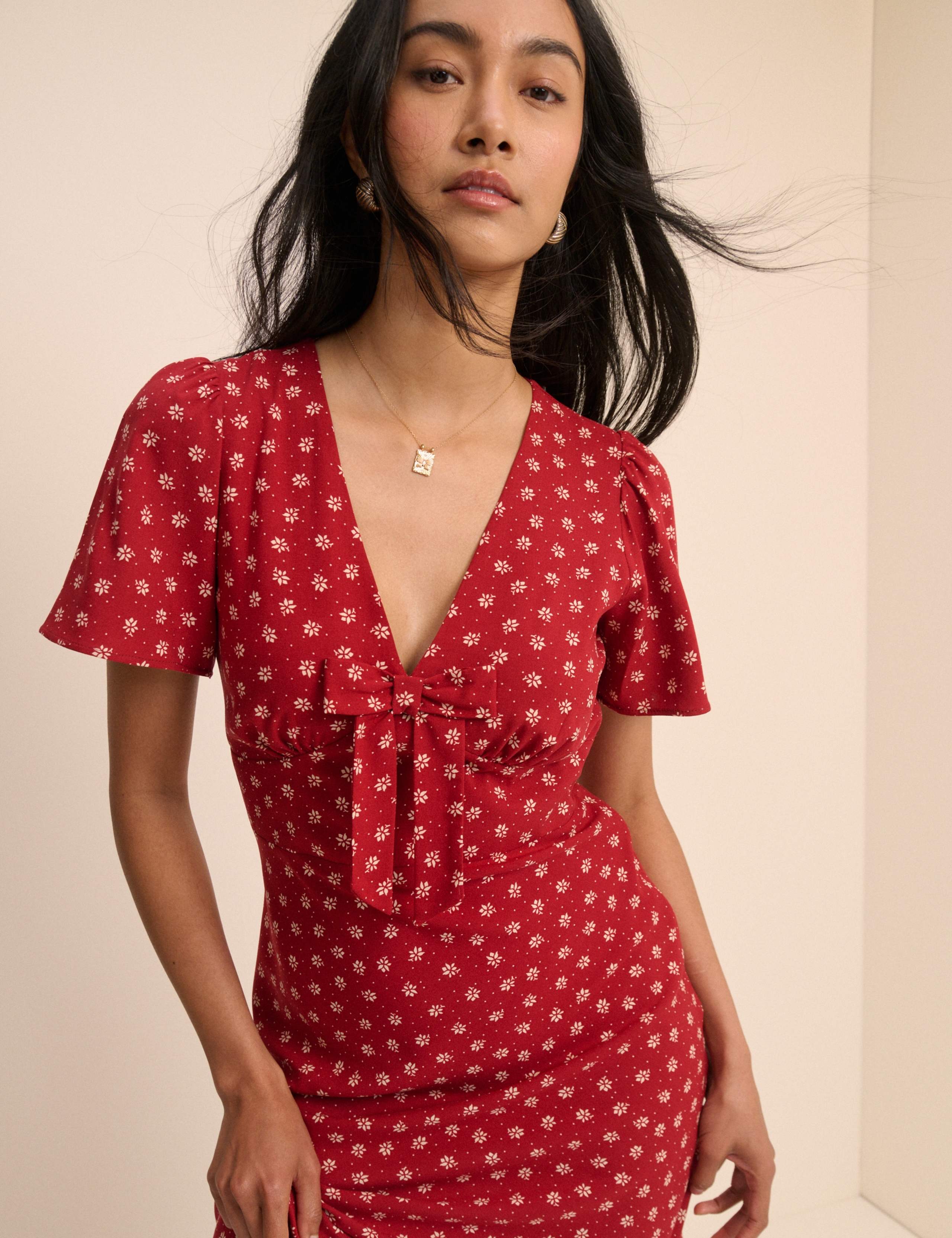 Floral V-Neck Bow Detail Midi Tea Dress 4 of 5