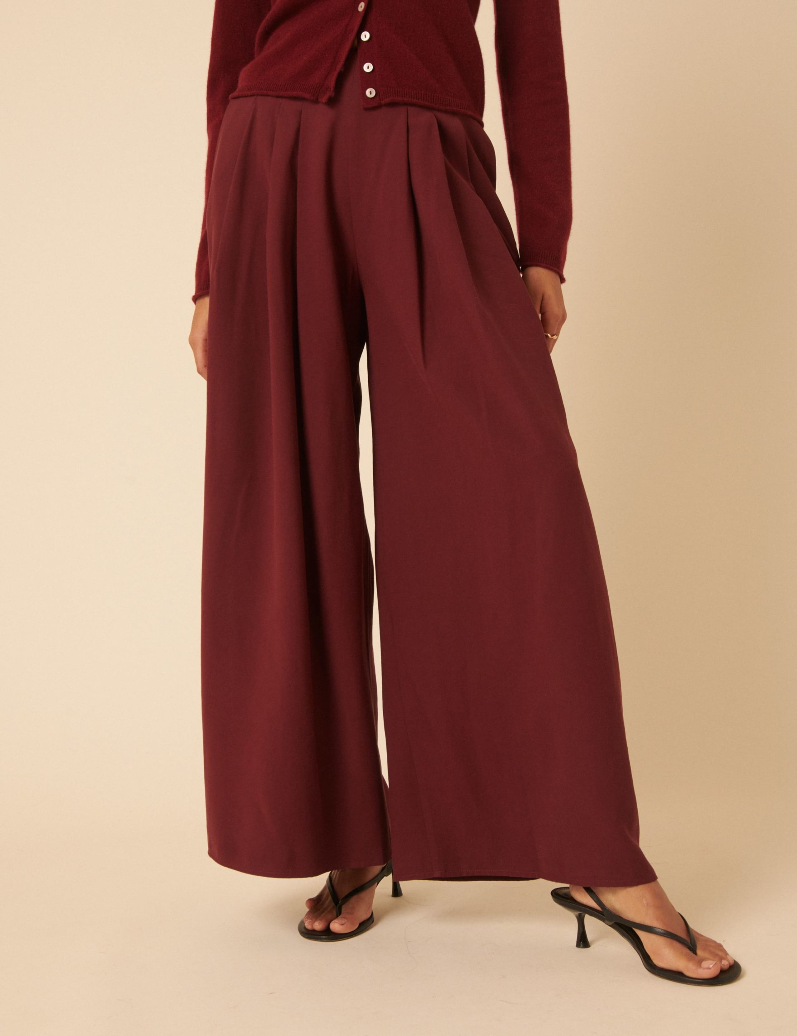 Pleated Elasticated Waist Wide Leg Trousers 5 of 5