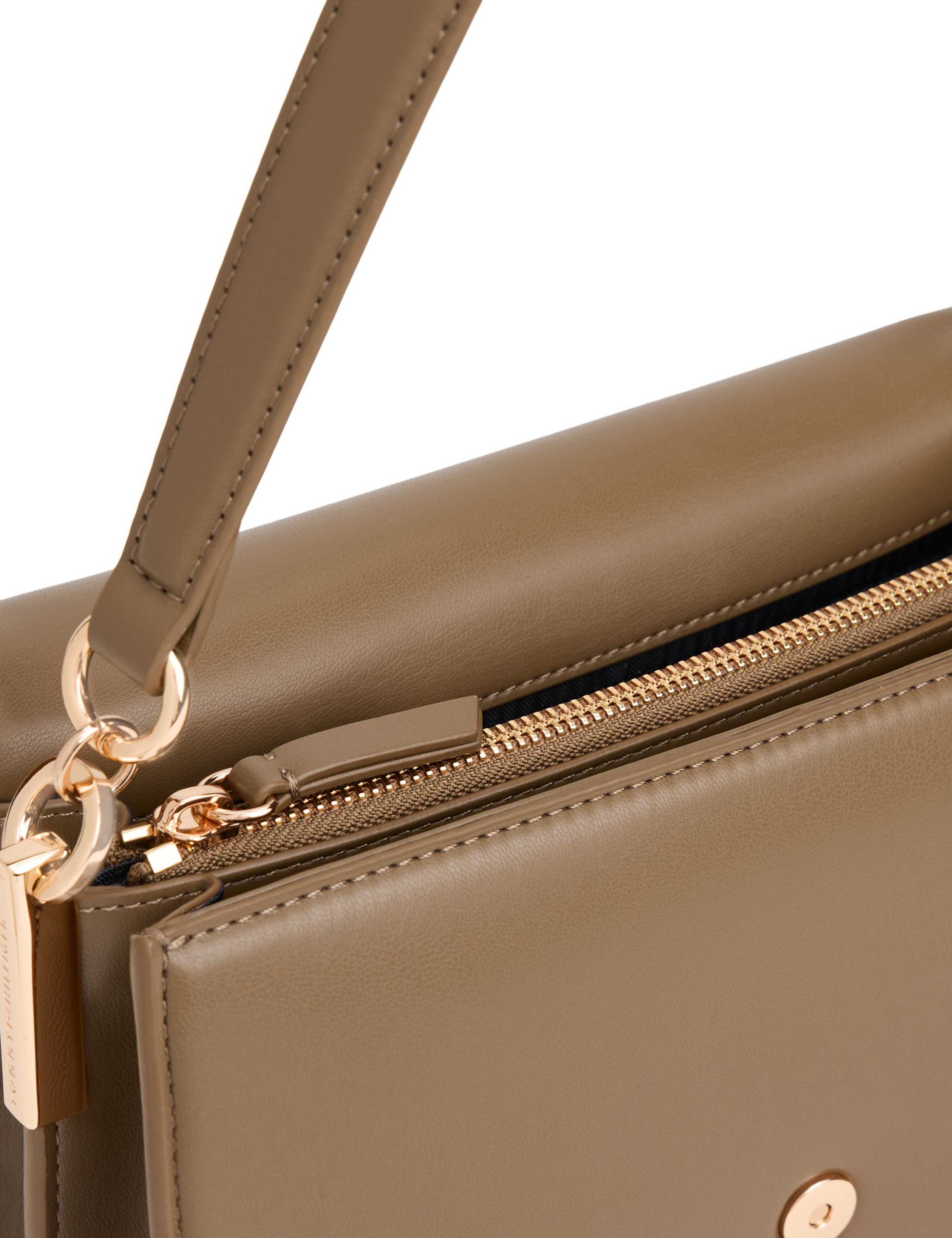 Heritage Cross Body Bag 4 of 5