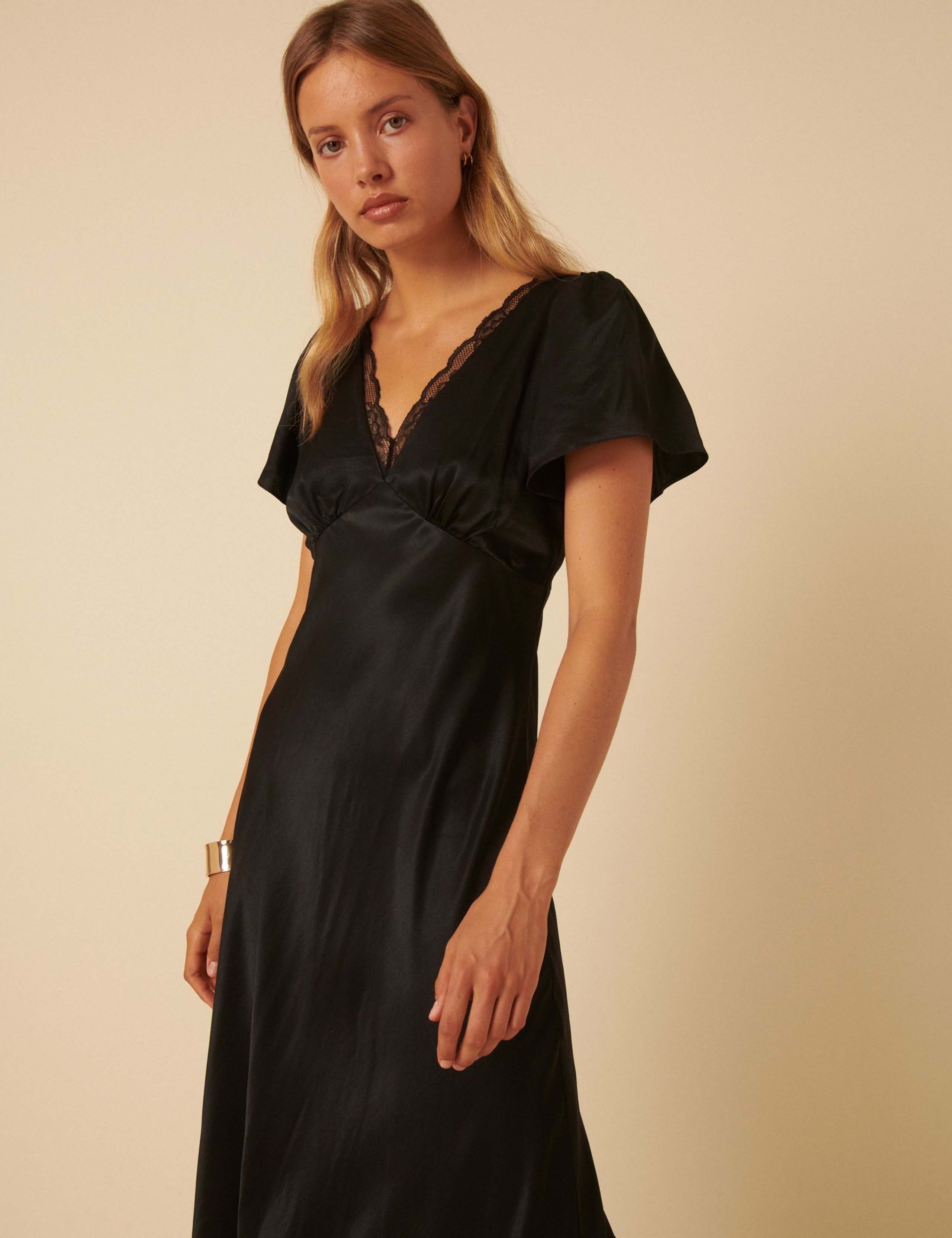 V-Neck Midaxi Waisted Dress 5 of 5