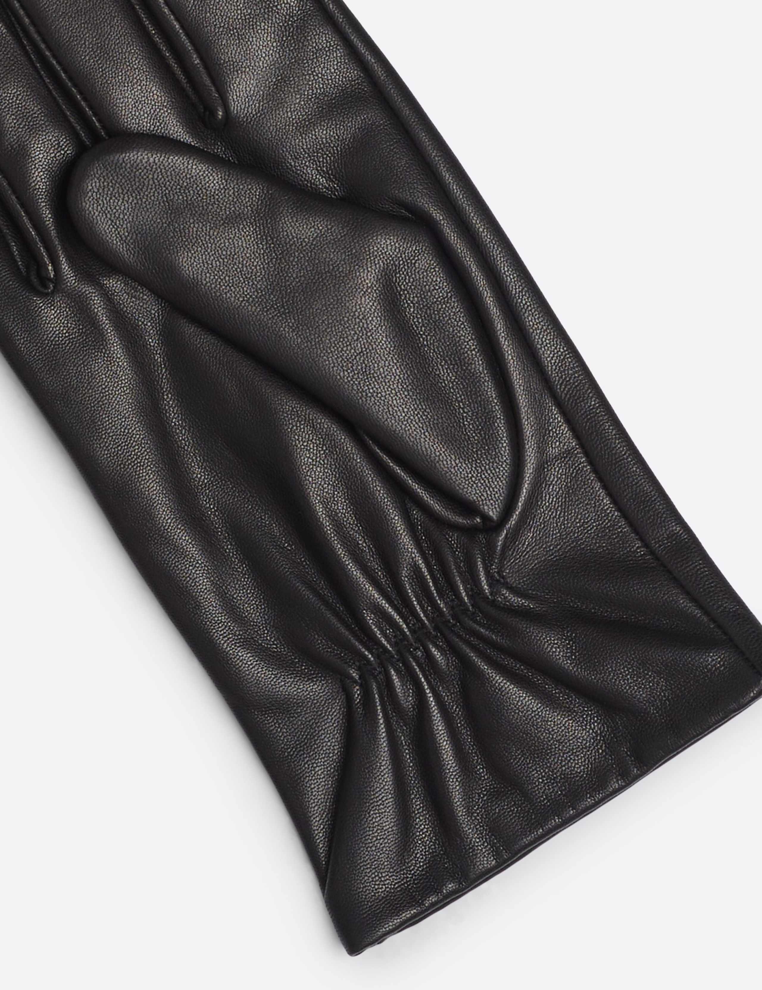 Essential Leather Flag Gloves 3 of 3