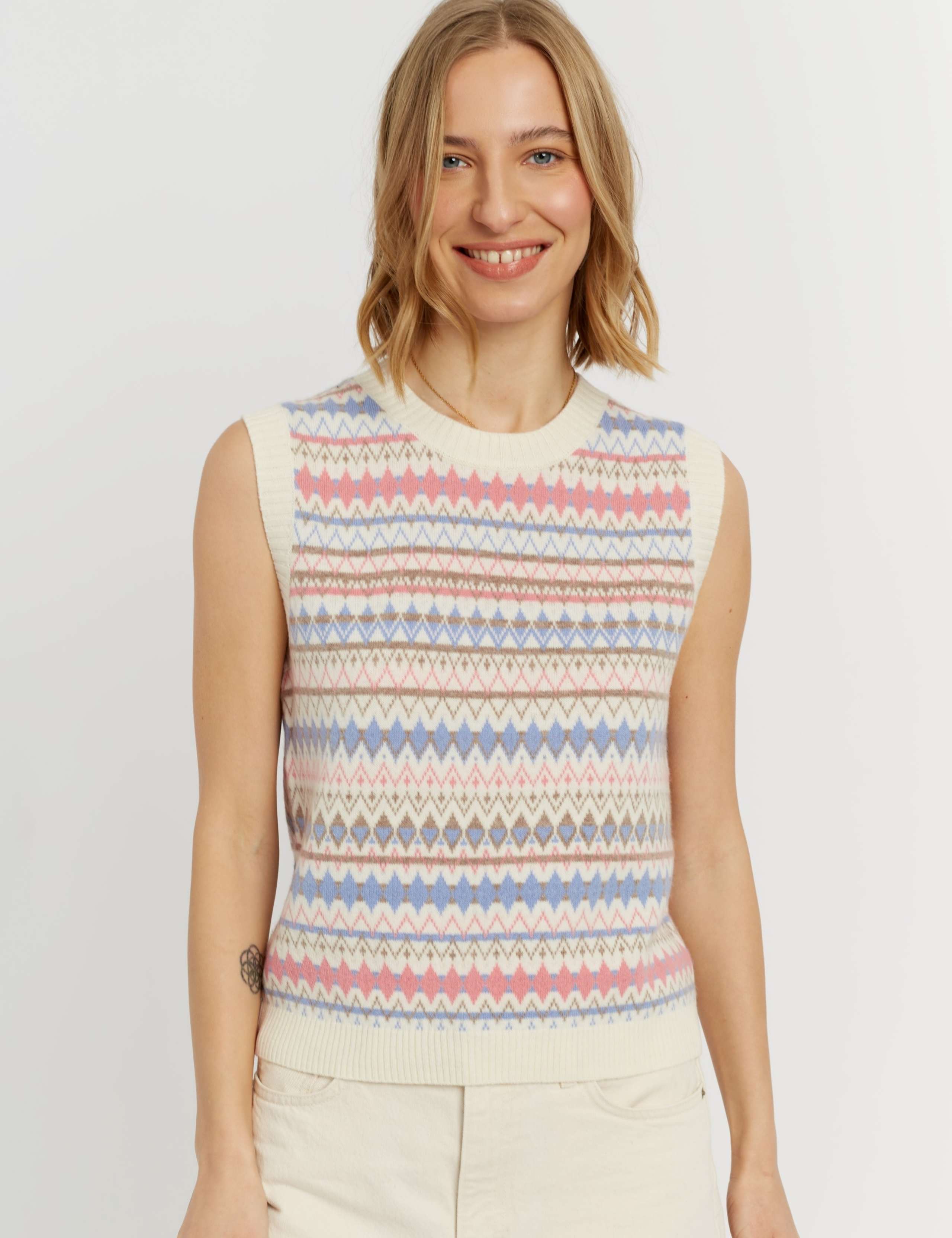Wool Rich Fair Isle Knitted Vest with Cashmere 3 of 4