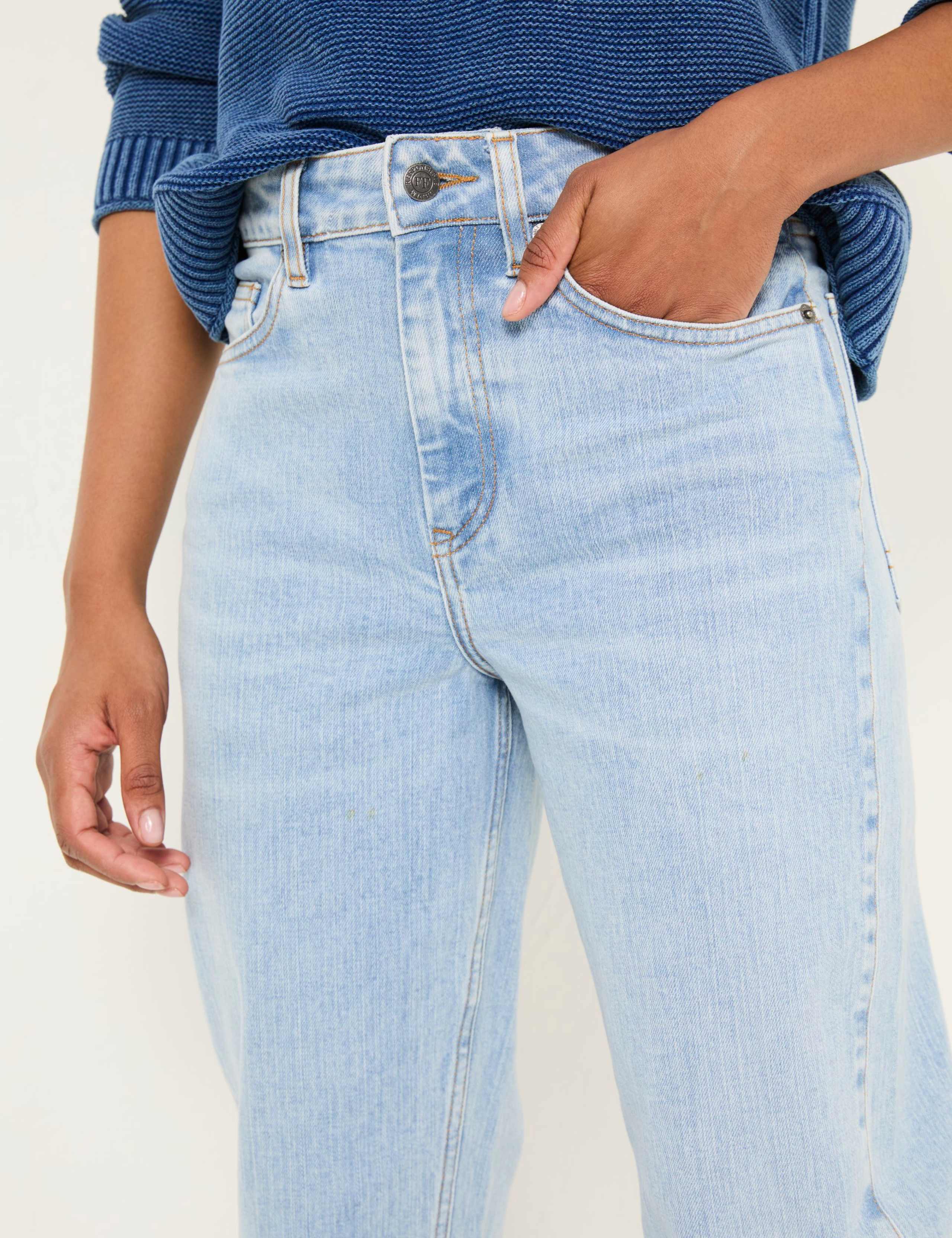 Mid Rise Wide Leg Turn Up Jeans 4 of 4