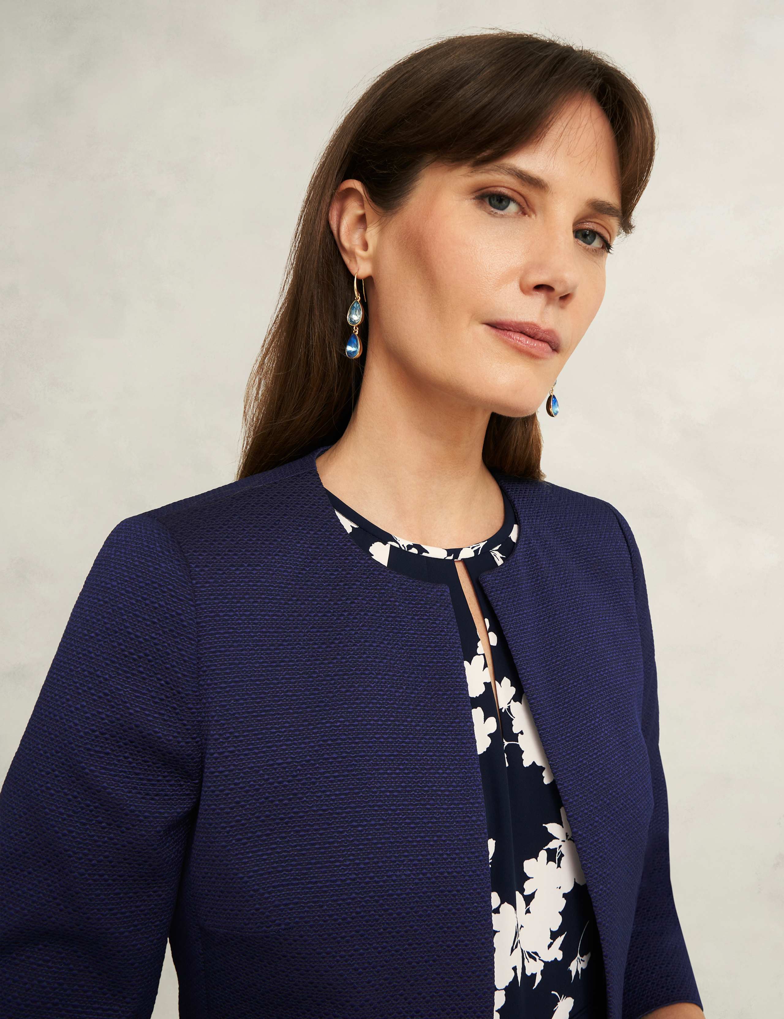 Collarless Cropped Jacket 3 of 7