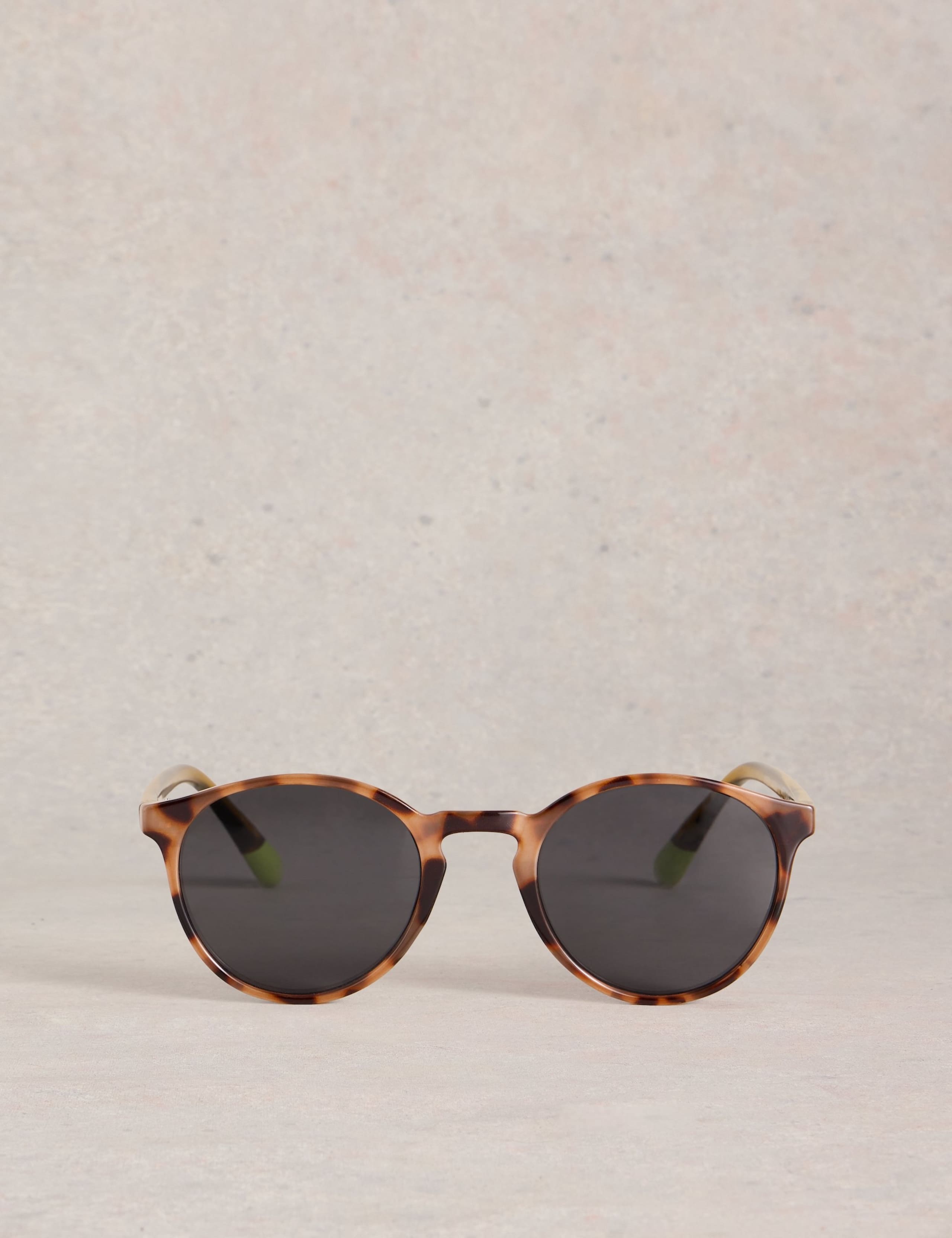 Round Sunglasses 2 of 4