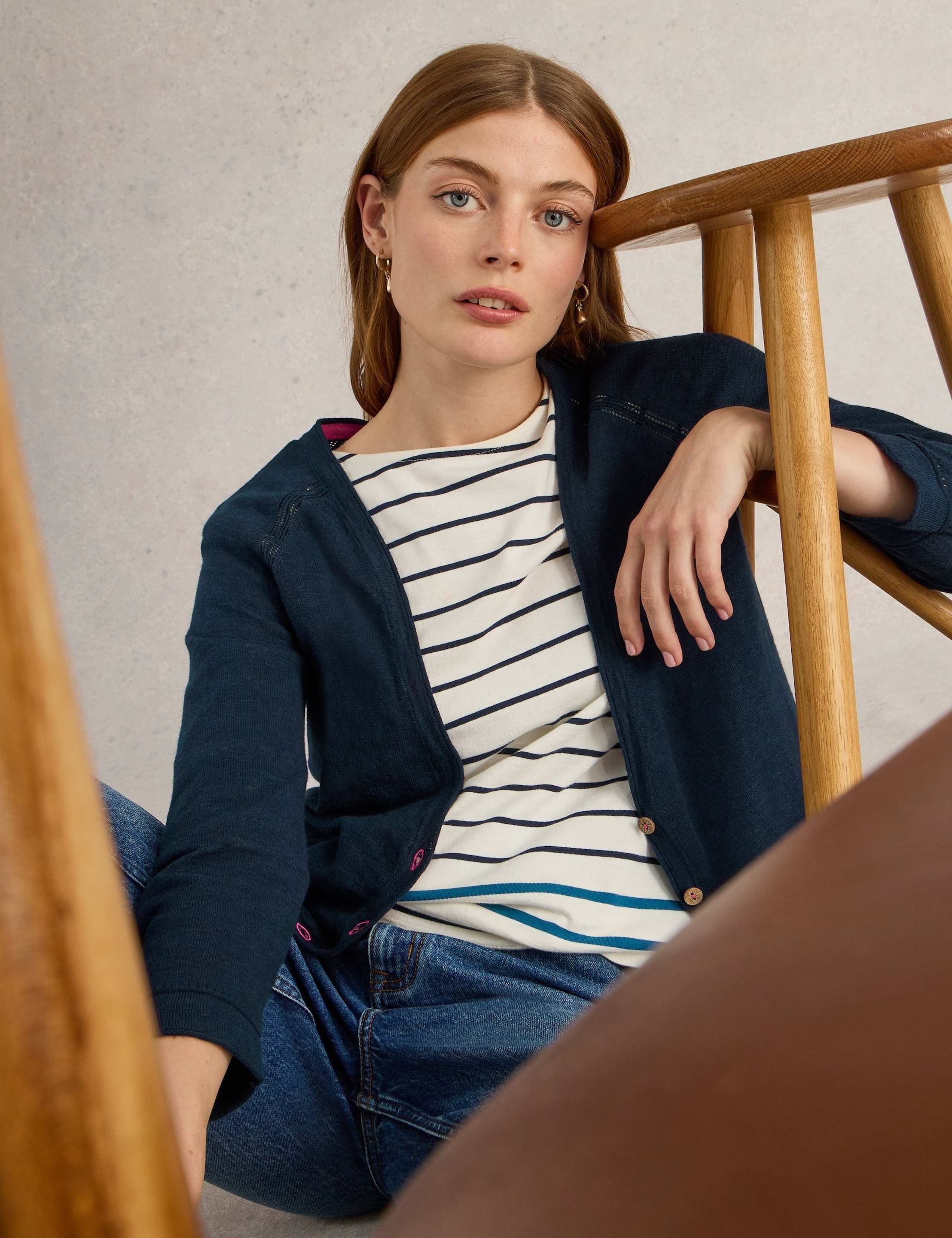 Naria Cardi 4 of 6