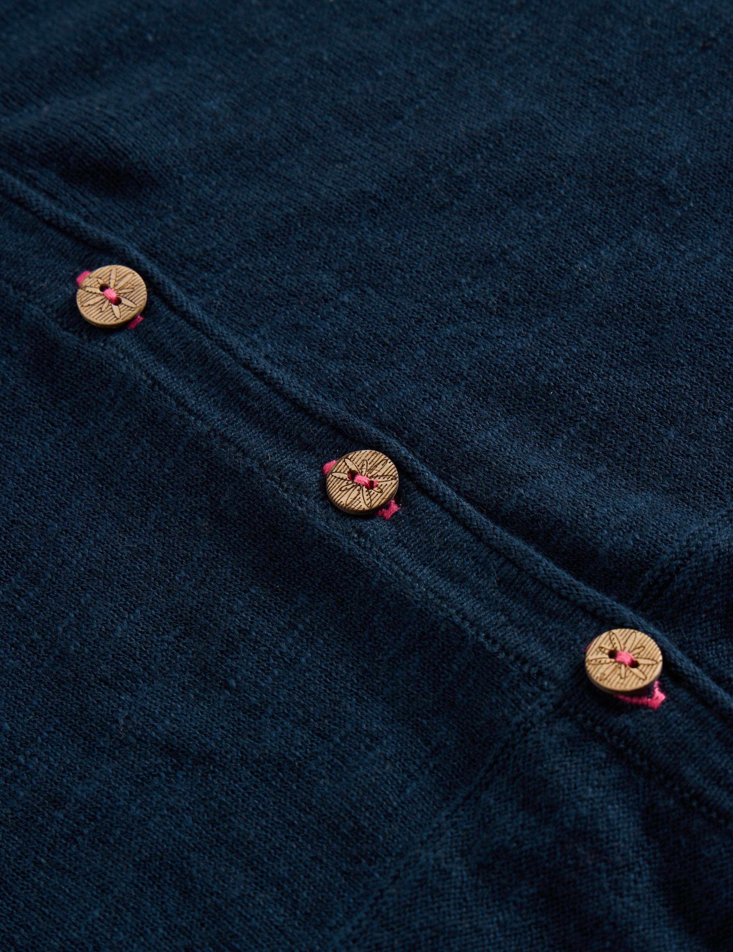 Naria Cardi 6 of 6
