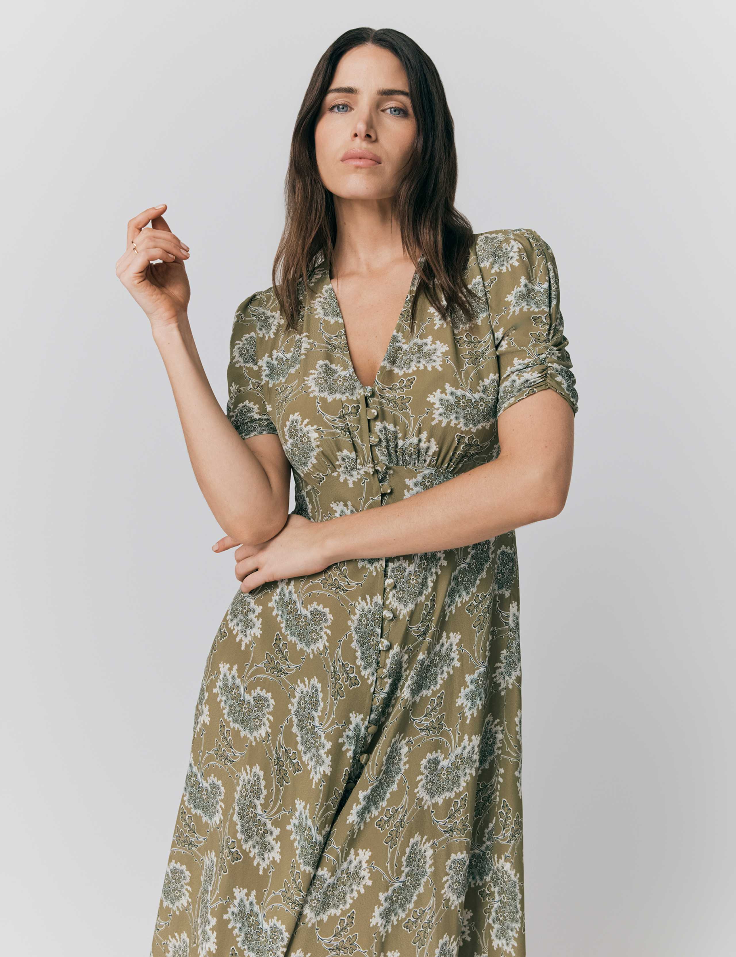 Crepe Floral V-Neck Midi Tea Dress 3 of 4