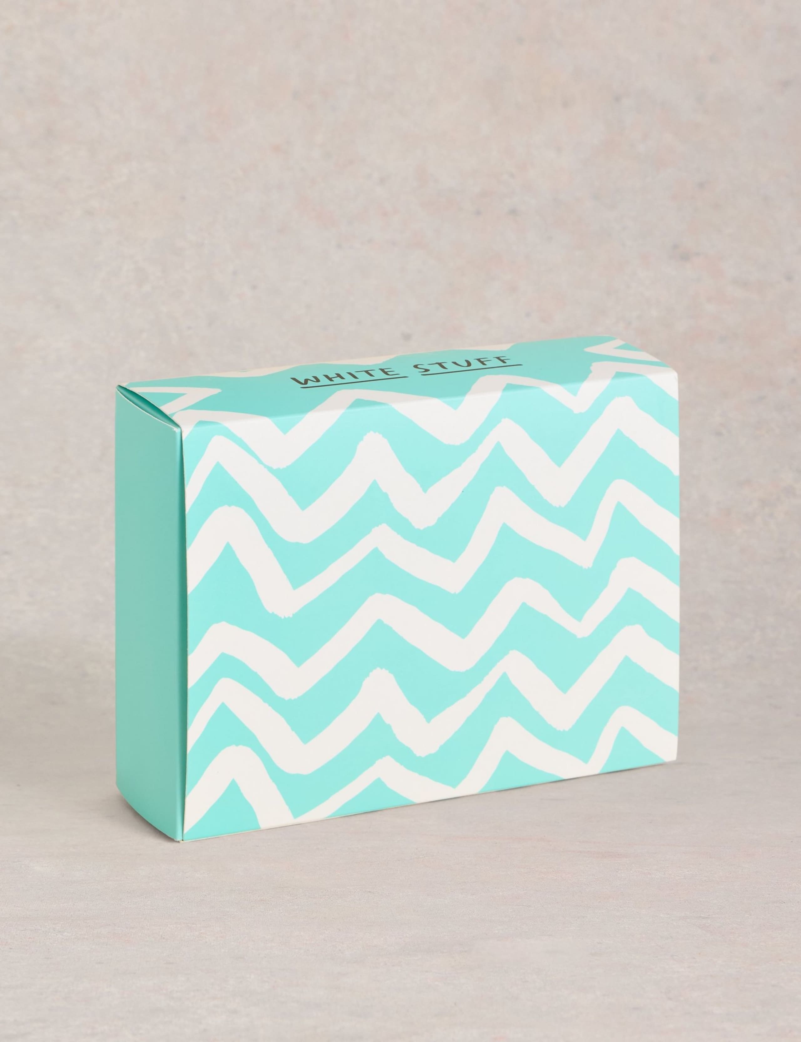 4 Pack Cotton Rich Embroidered Ankle High Socks 2 of 4