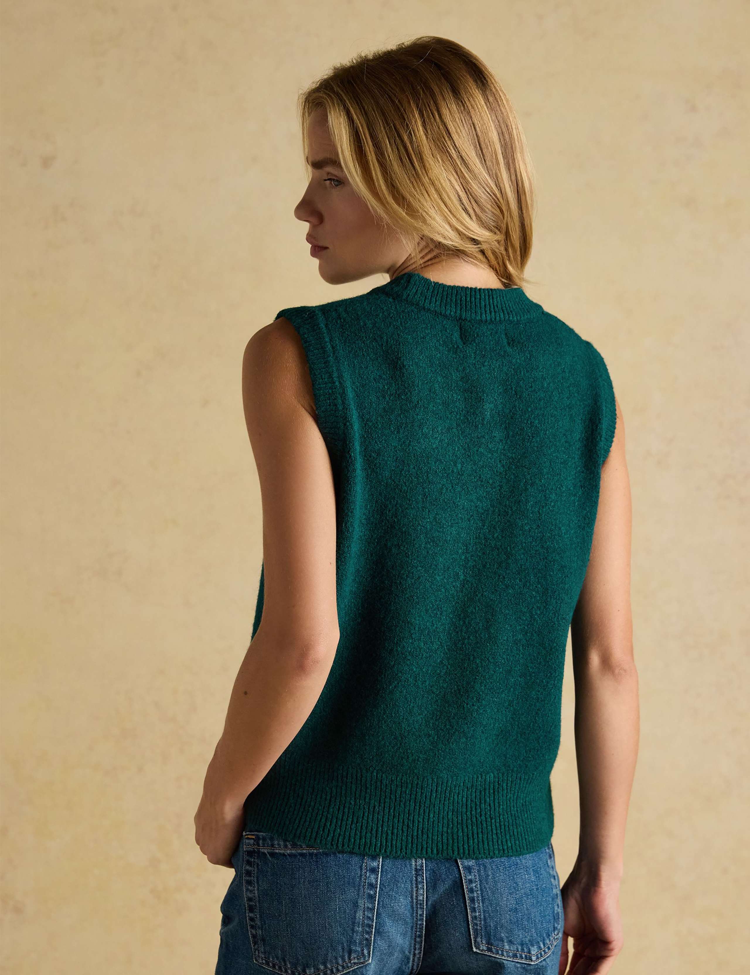 Crew Neck Knitted Vest 4 of 7