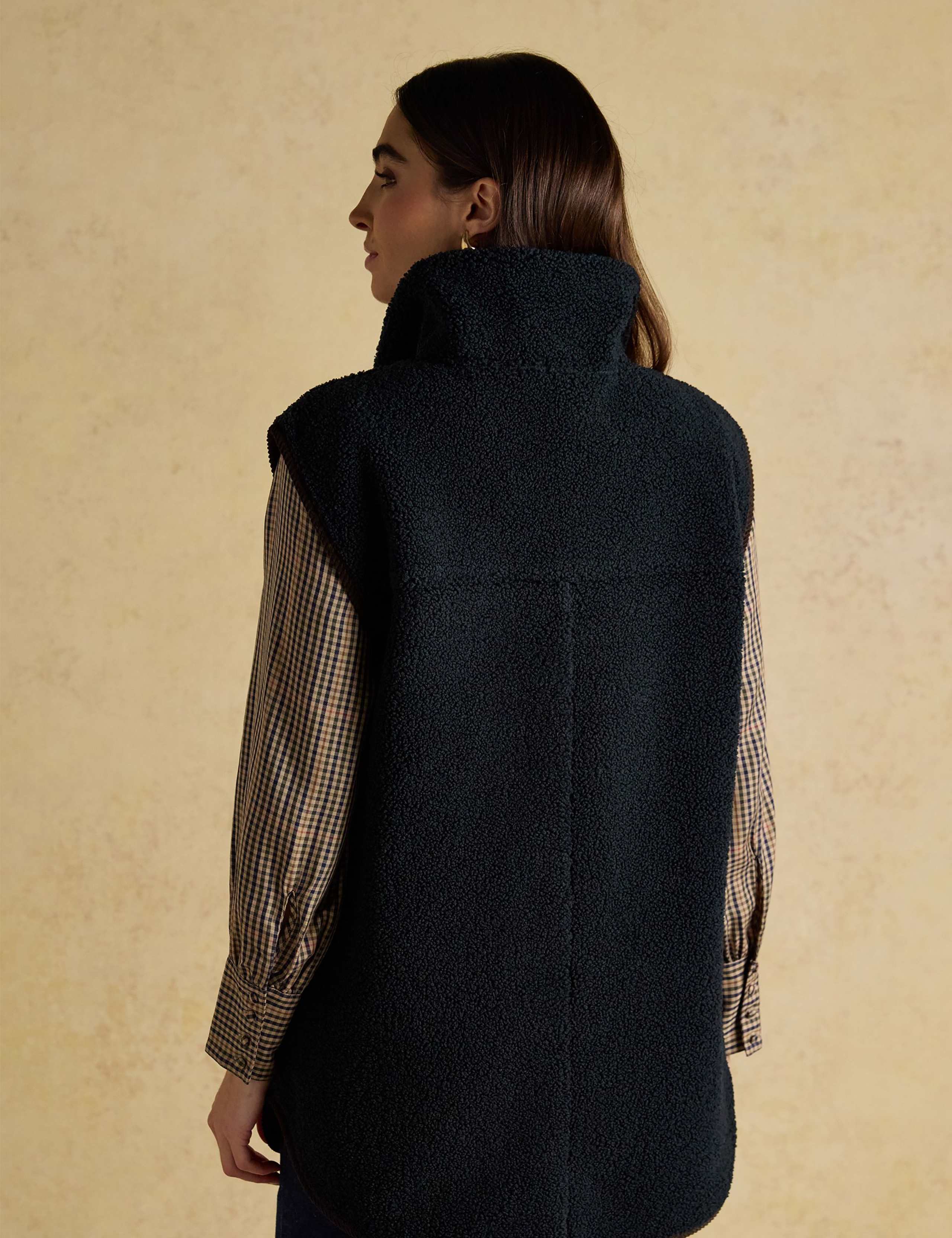 Longline Fleece Gilet 6 of 9