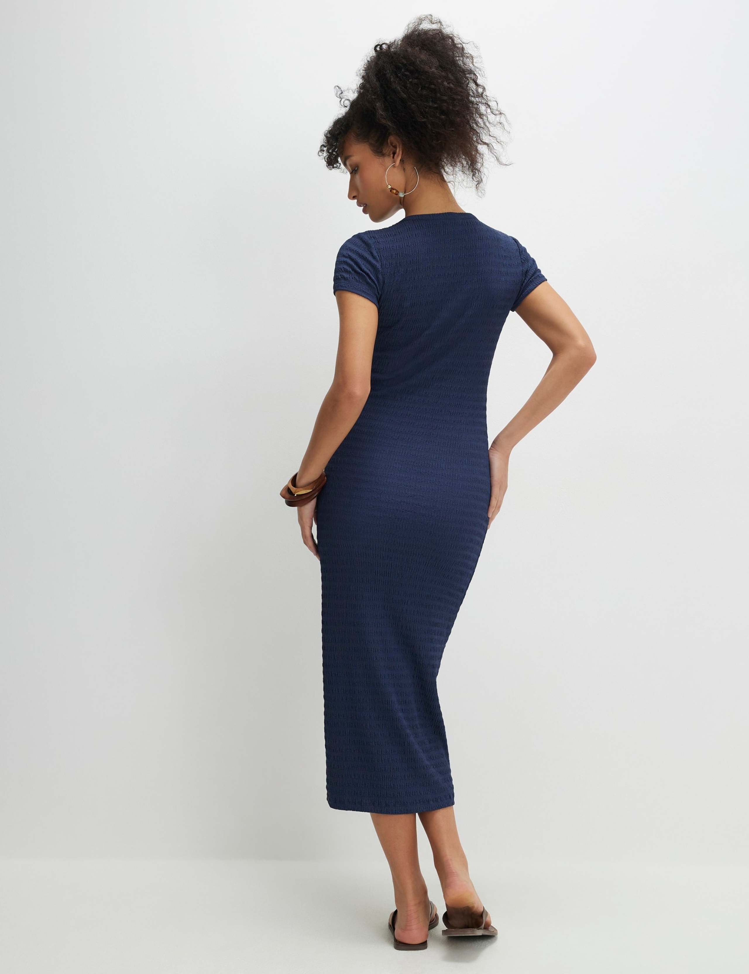Textured Crew Neck Midi Bodycon Dress 2 of 4