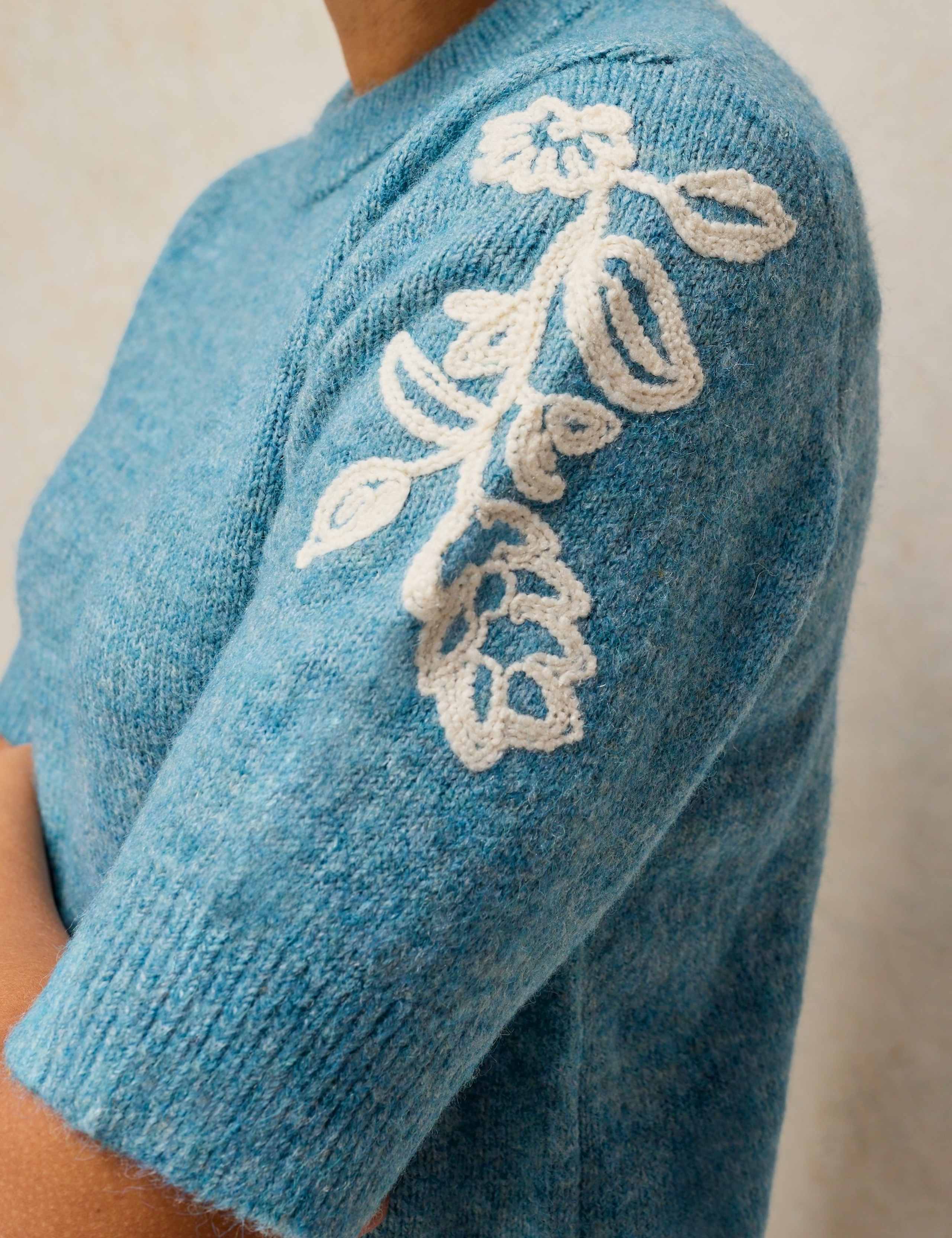 KNITTED EMBROIDERED TEE 4 of 6