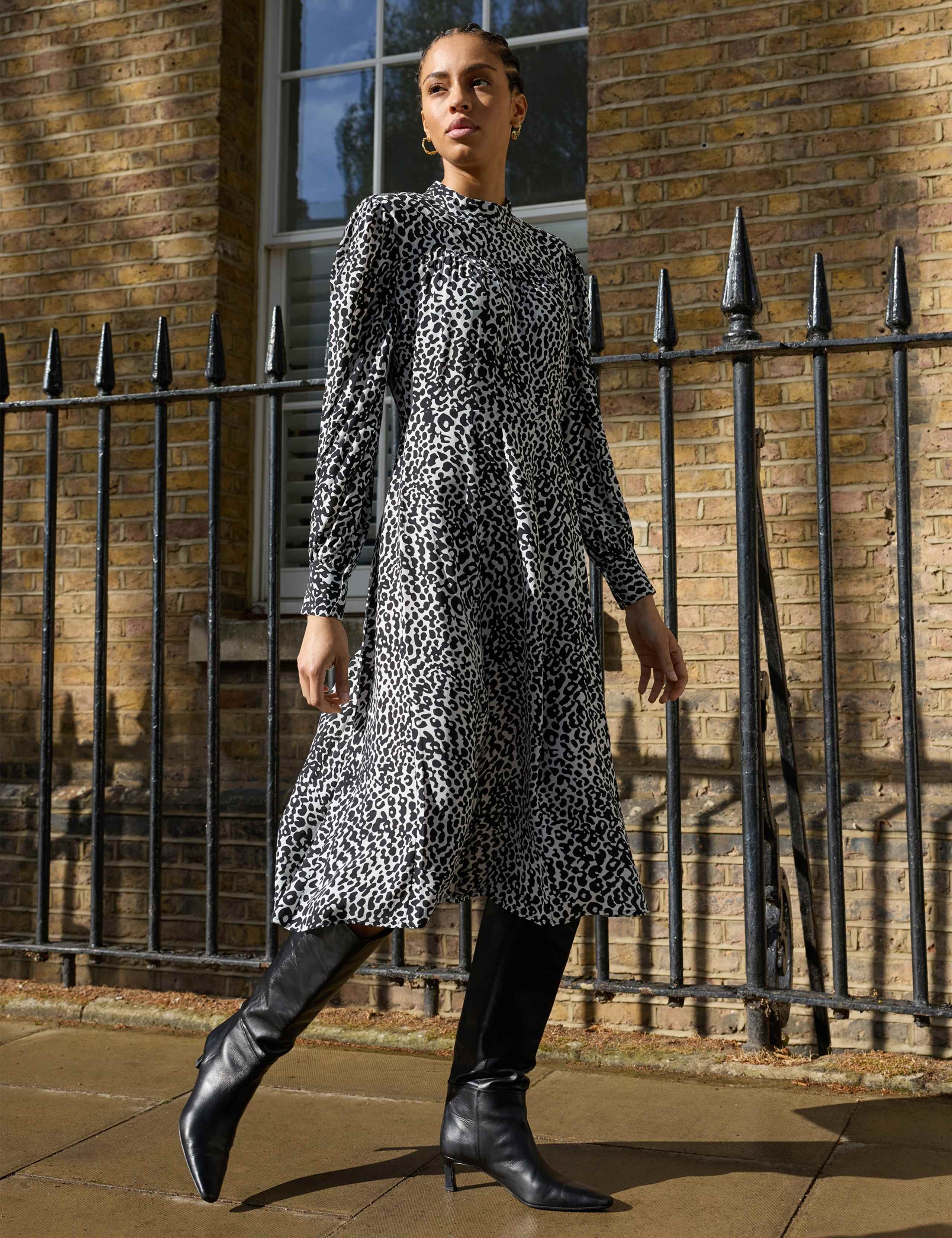 Animal Print Blouson Sleeve Skater Dress 3 of 4