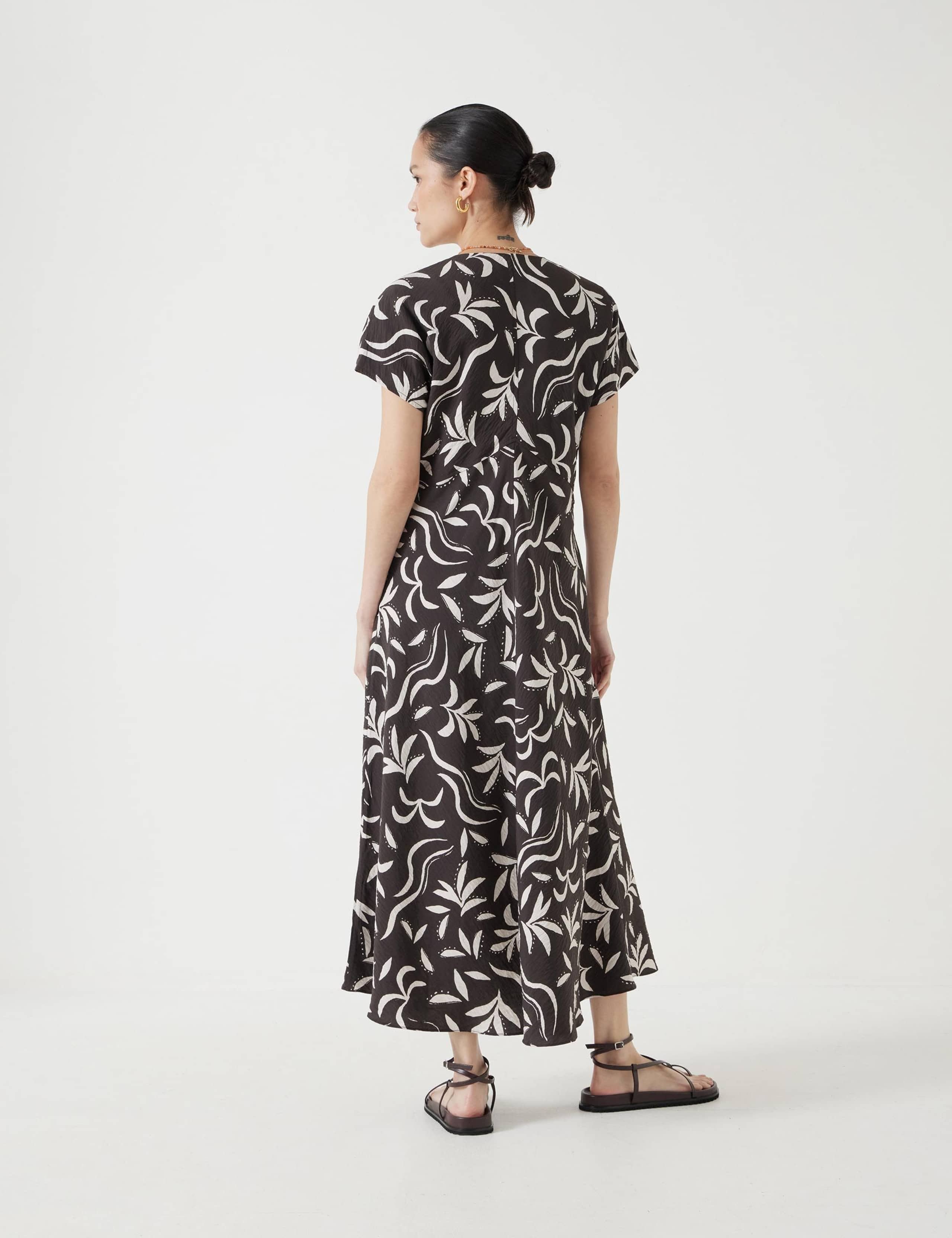 Leaf Print V-Neck Midaxi Tea Dress 4 of 5