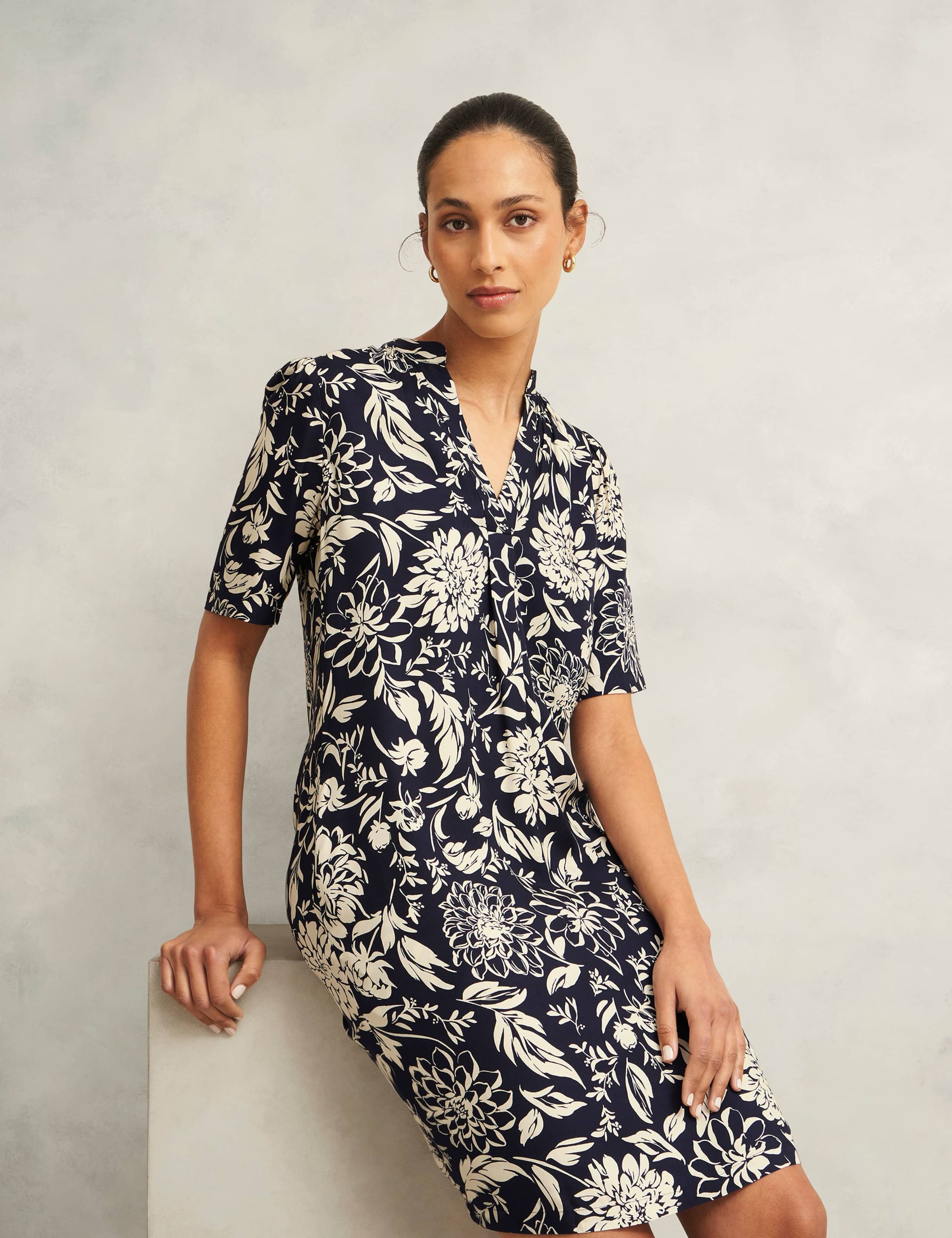 Floral V-Neck Knee Length Shift Dress 3 of 6