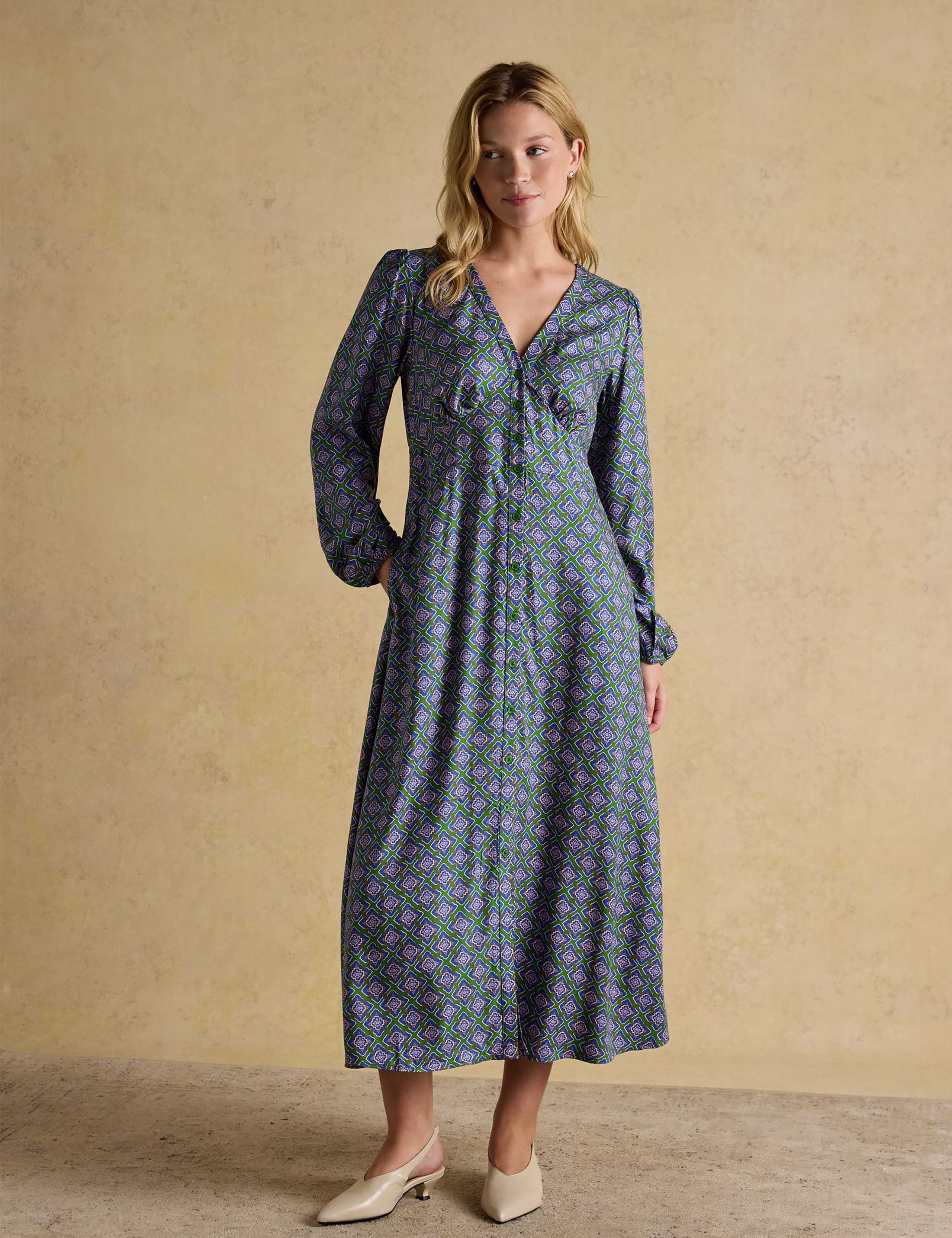 Printed V-Neck Midaxi Tea Dress 3 of 7