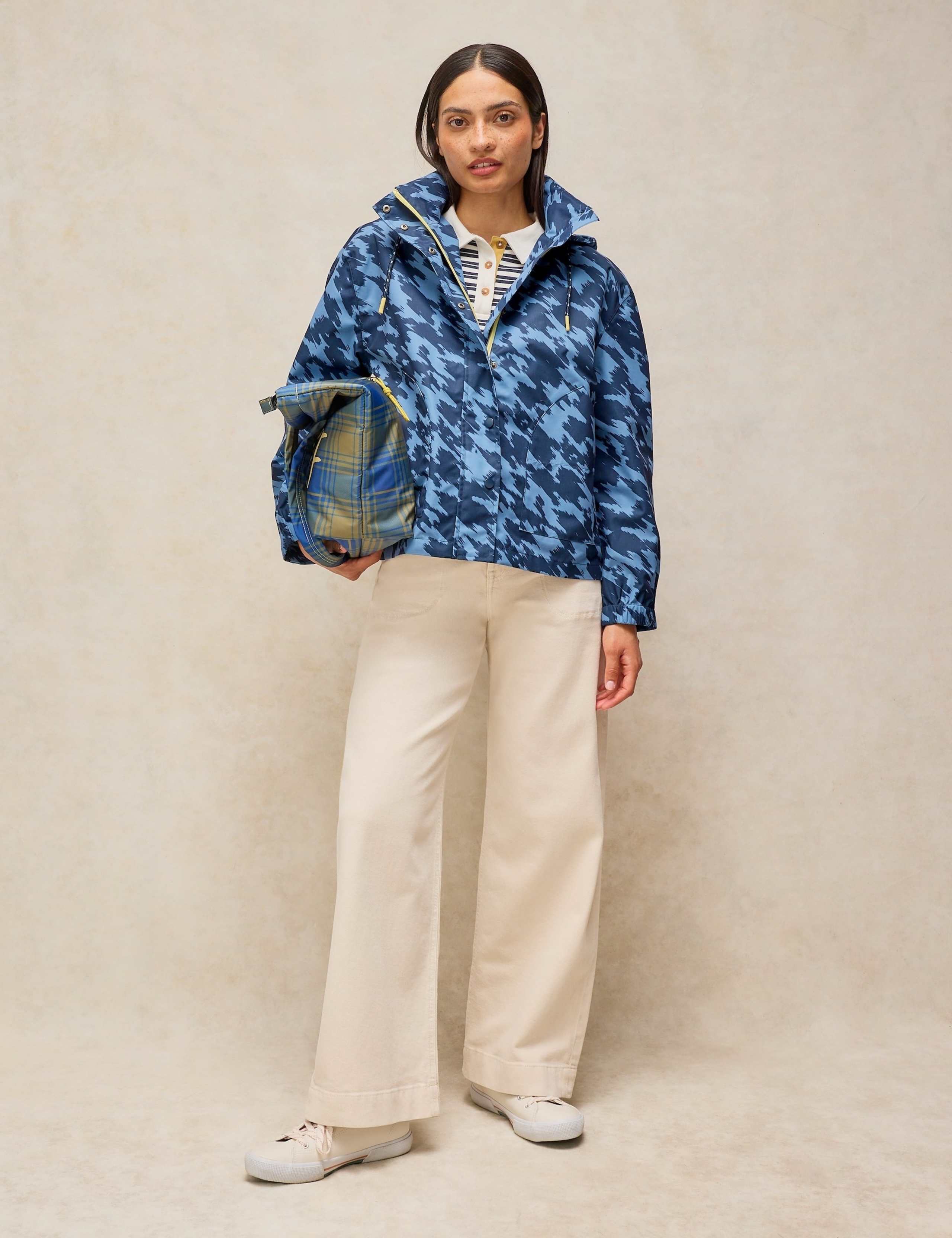 Waterproof Printed Padded Hooded Short Coat 3 of 6