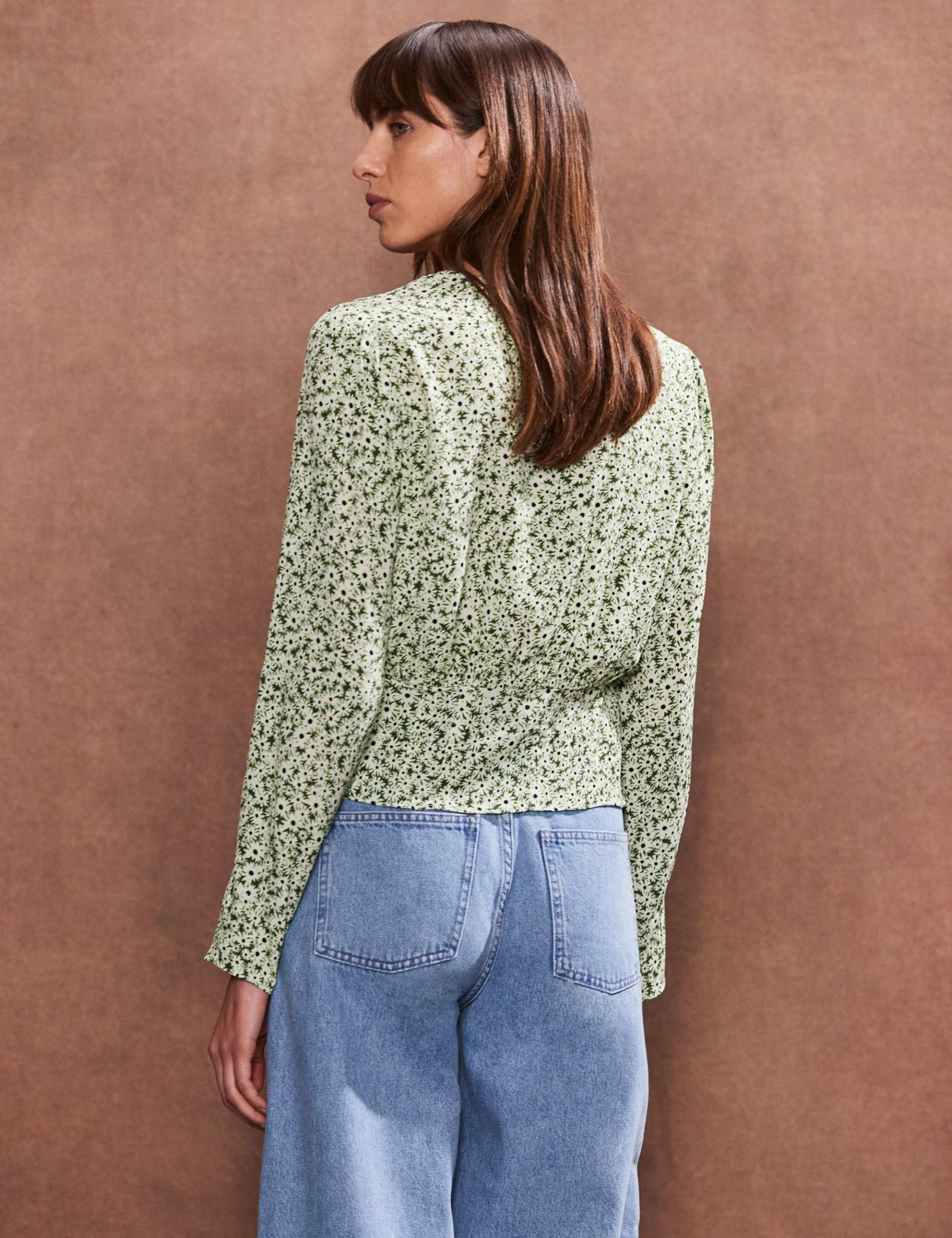 Ditsy Floral V-Neck Shirred Pintuck Blouse 3 of 4