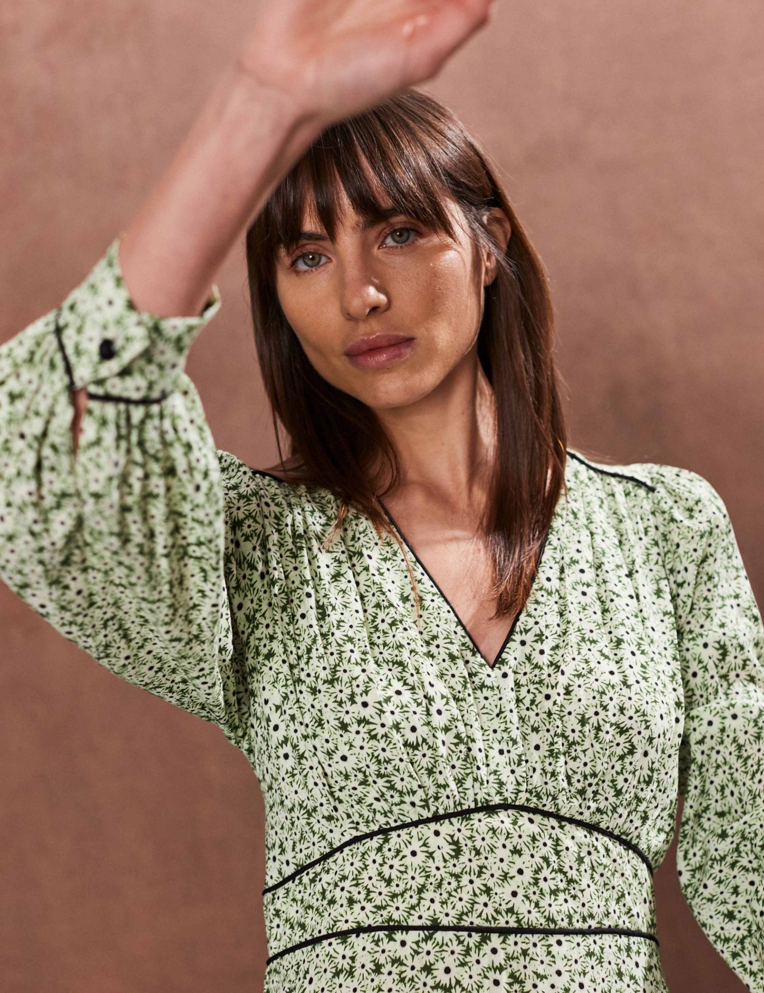 Ditsy Floral V-Neck Midaxi Waisted Dress 4 of 4