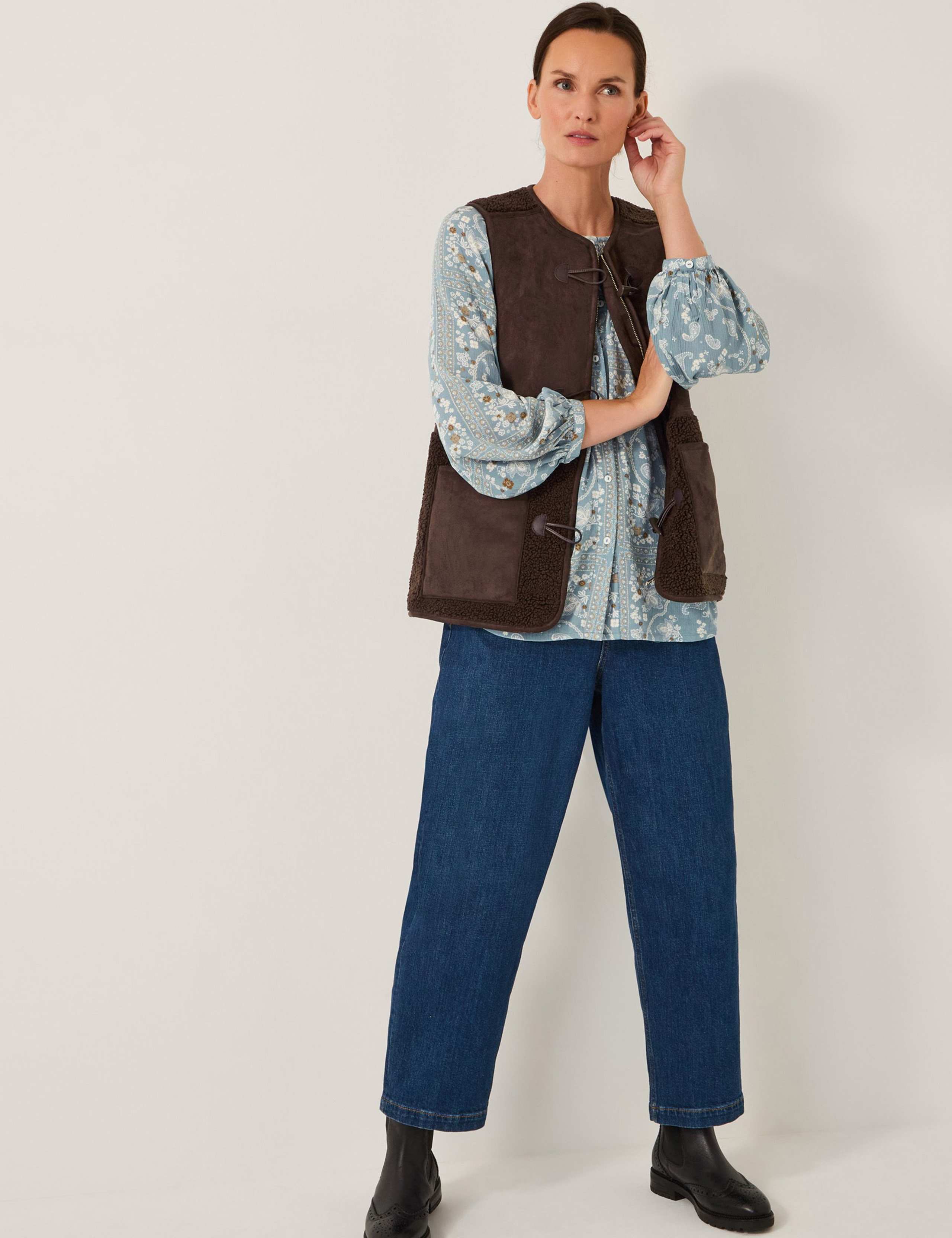 Borg Gilet 2 of 4