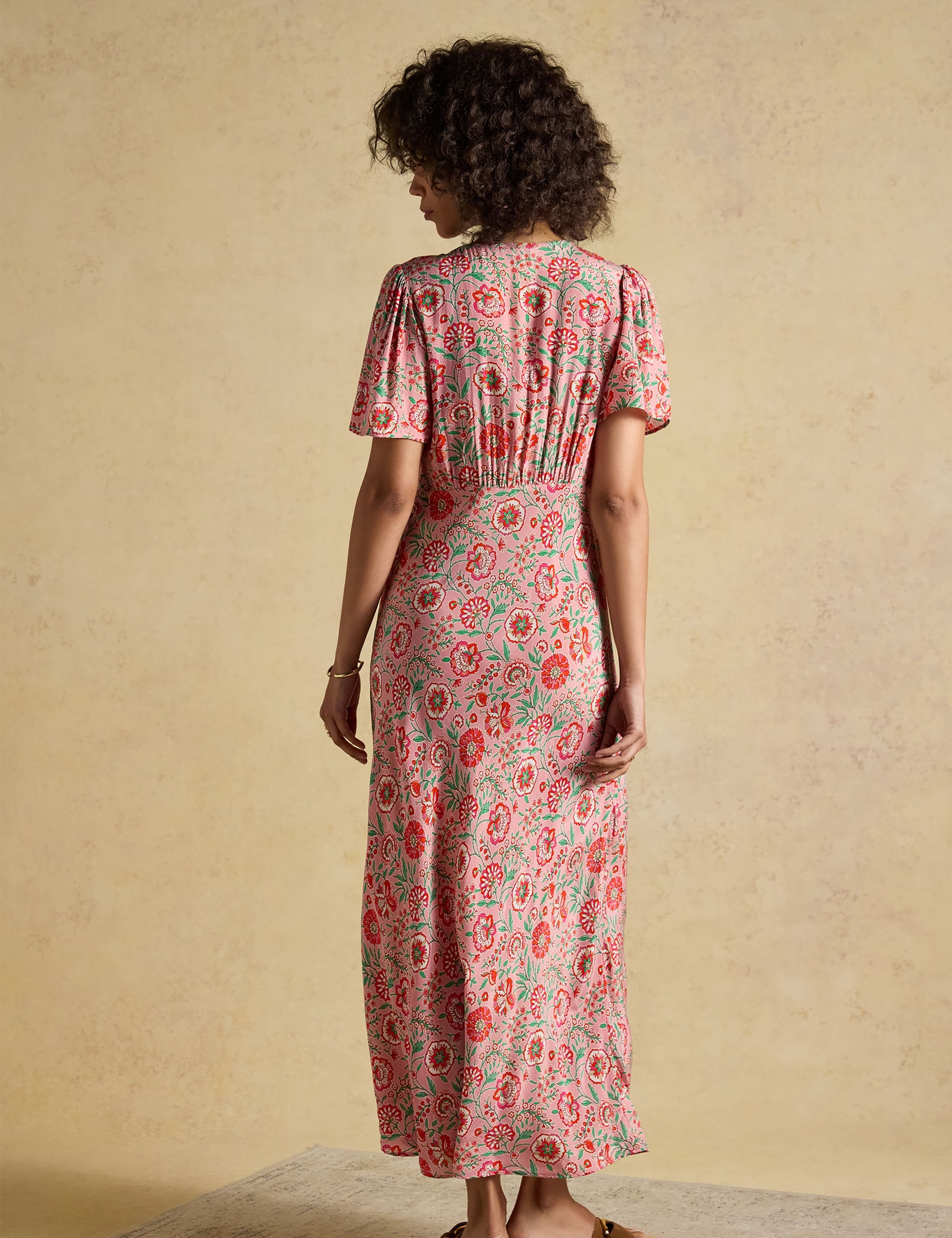 Floral V-Neck Midaxi Tea Dress 4 of 8
