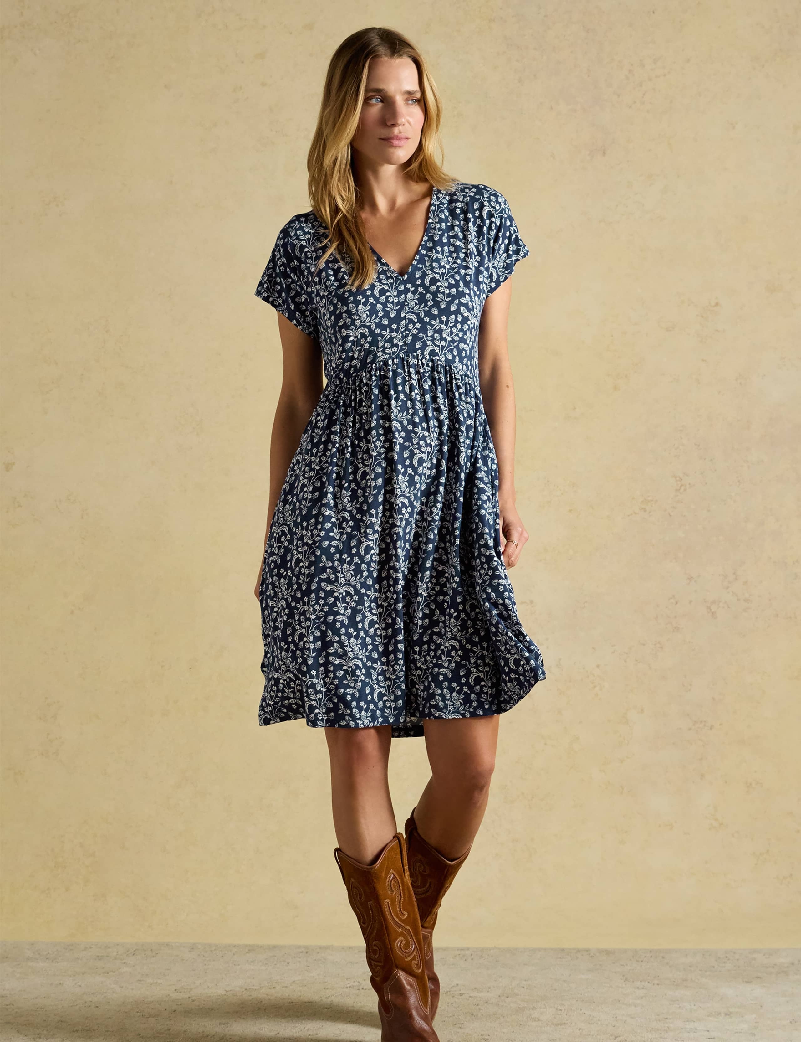 Printed V-Neck Knee Length Tea Dress 1 of 8