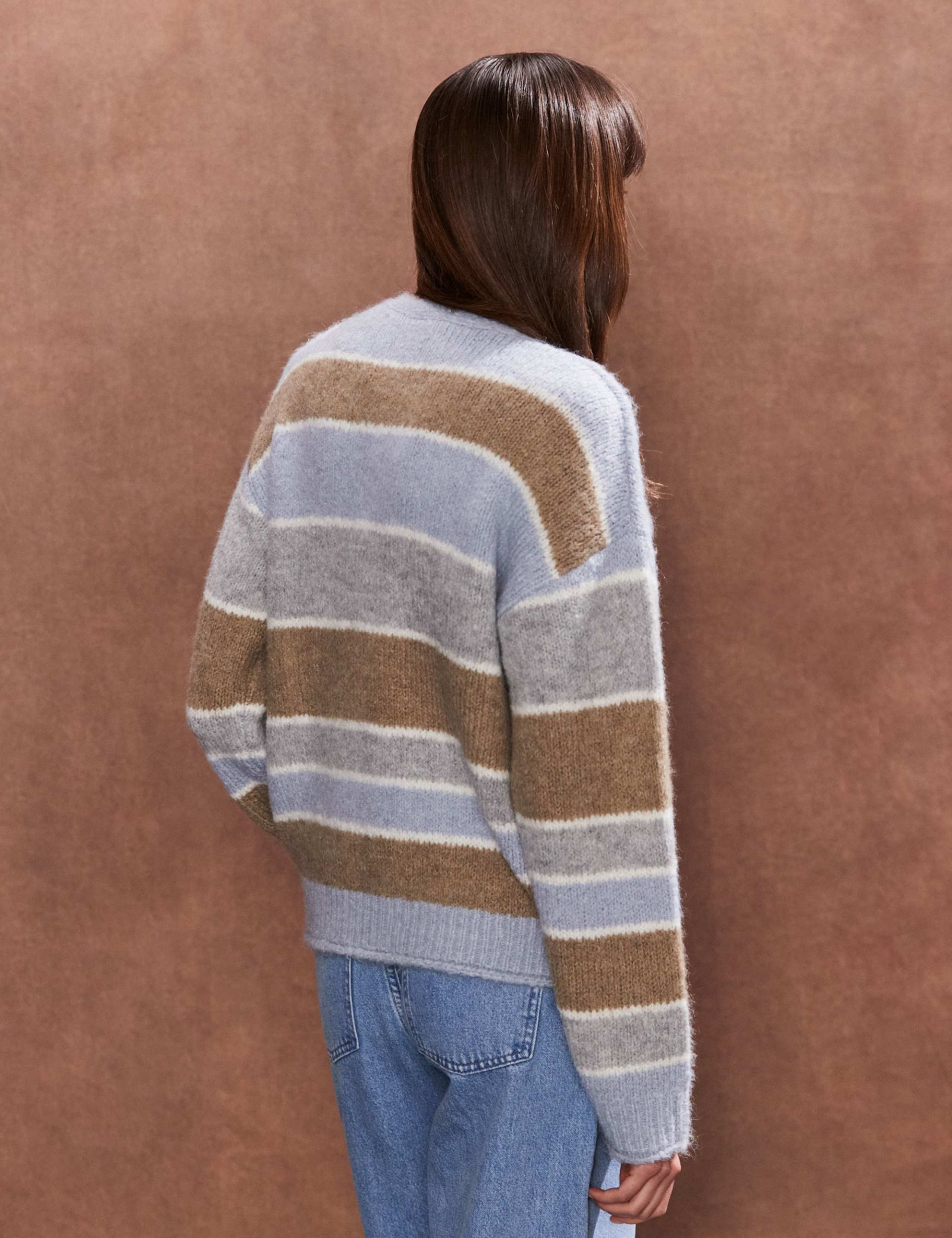 Striped V-Neck Relaxed Jumper 3 of 3